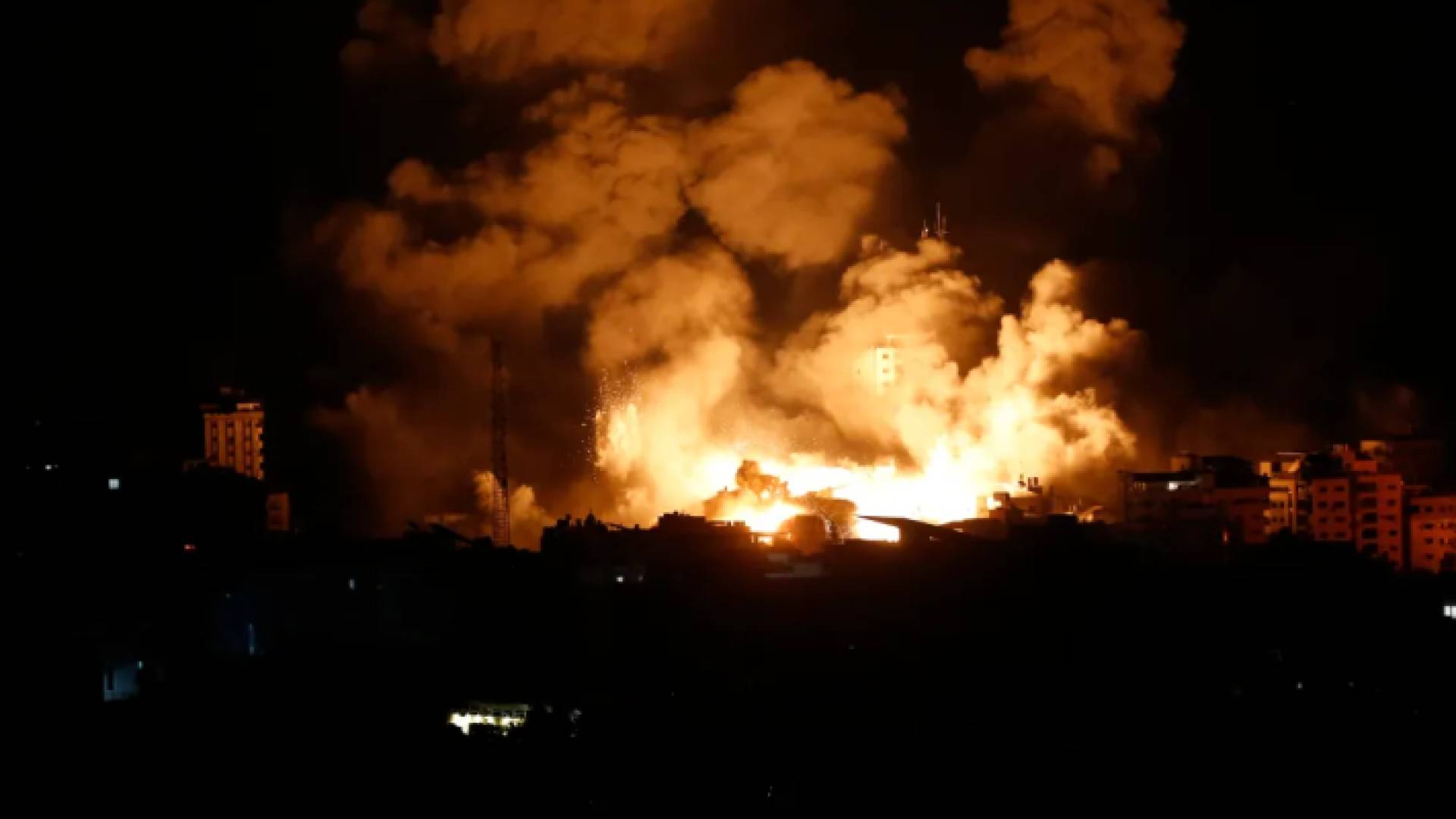 قصف عنيف على قطاع غزة