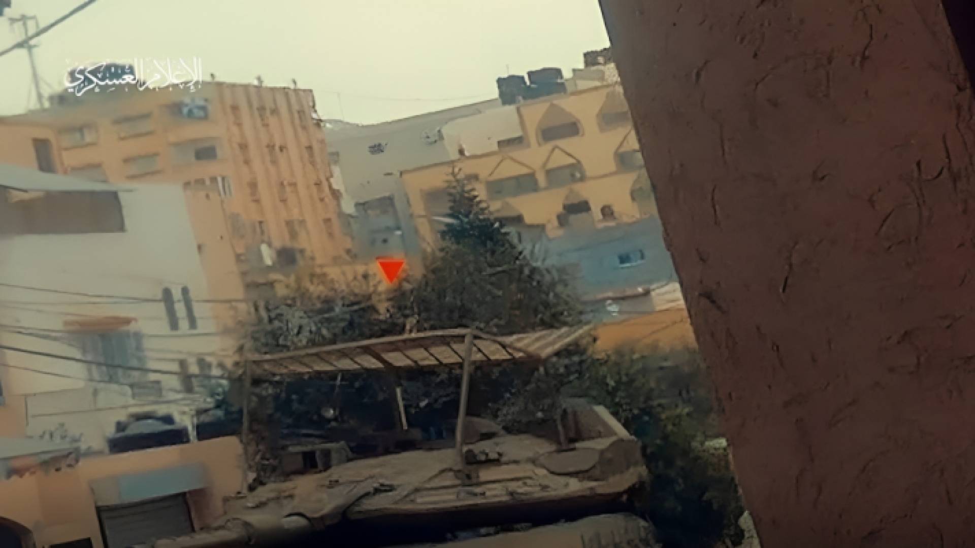 آلية تابعة لقوات الاحتلال بالقرب من قطاع غزة