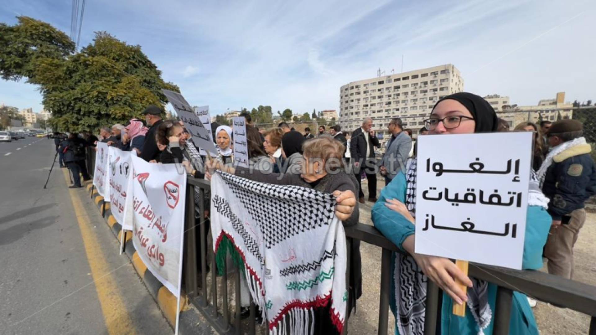 وقفة احتجاحية لـ"إلغاء اتفاقية الغاز"