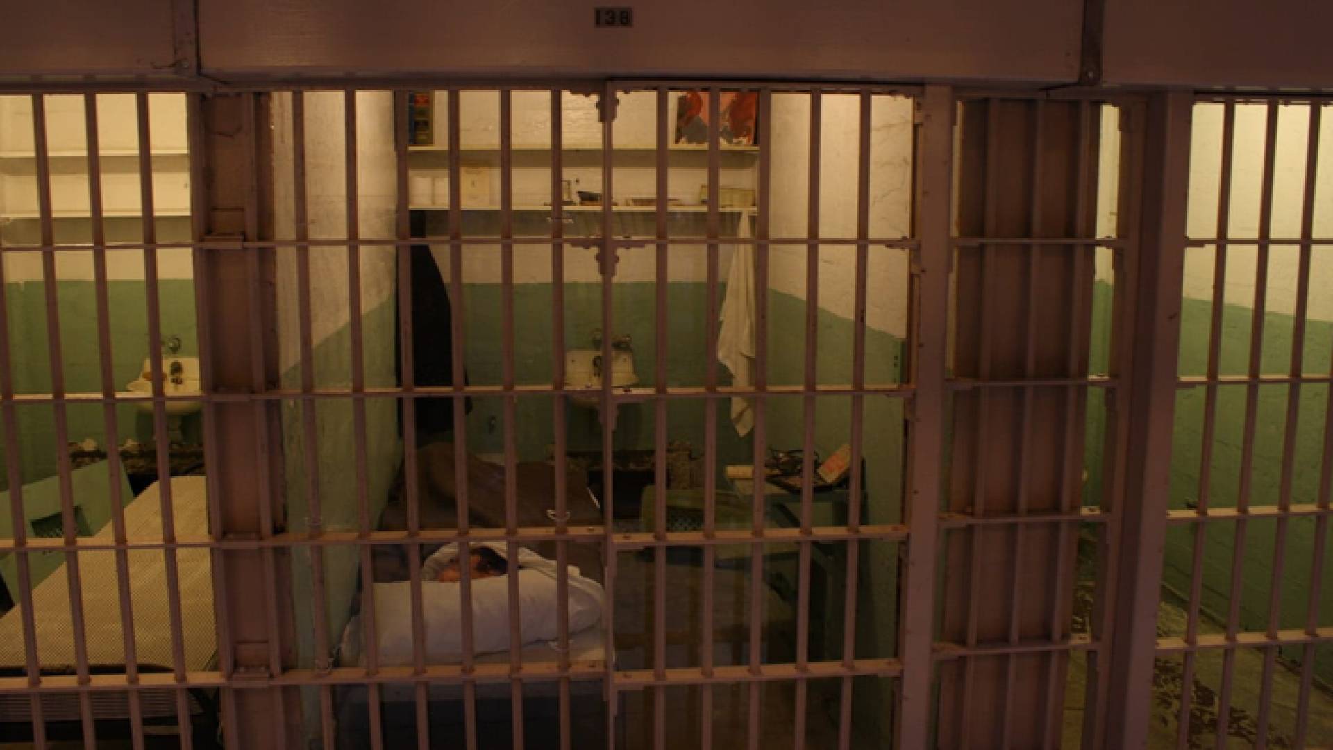 زنزانة داخل أحد سجون الاحتلال الإسرائيلي