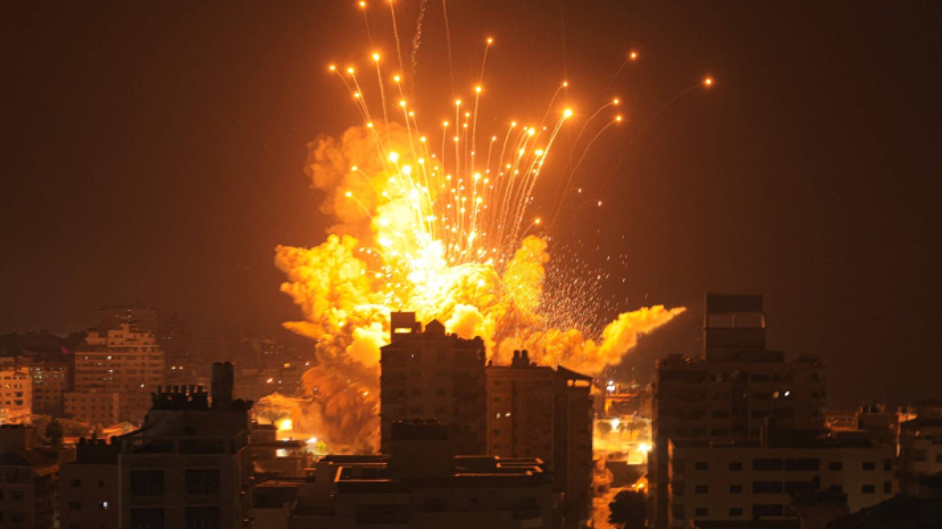 قصف عنيف لطيران الاحتلال على قطاع غزة