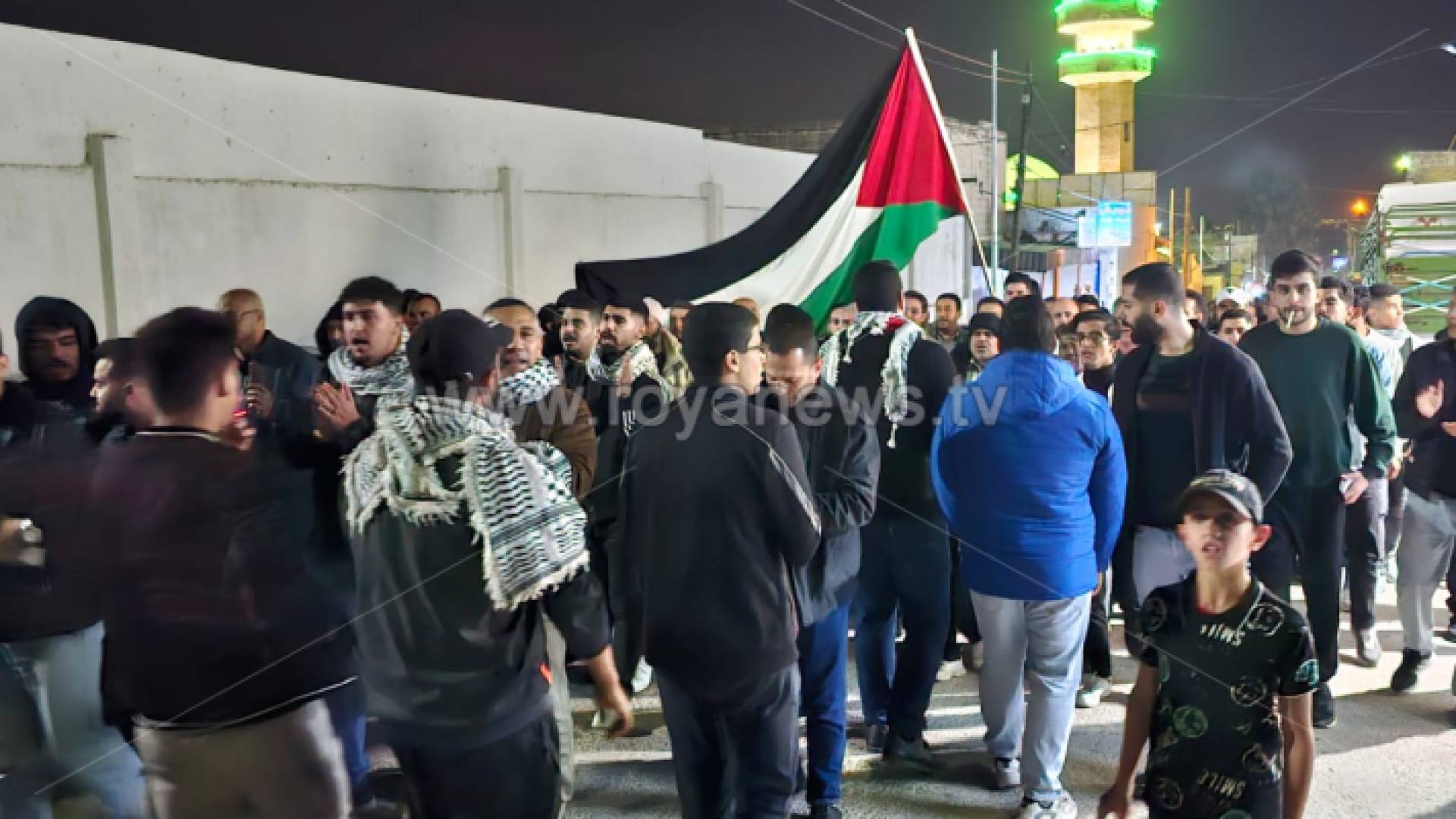 المشاركون في المسيرة بمخيم الحصن