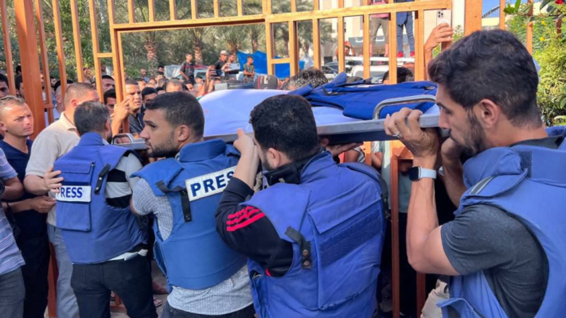 الاحتلال يواصل استهداف الفرق الصحفية في غزة