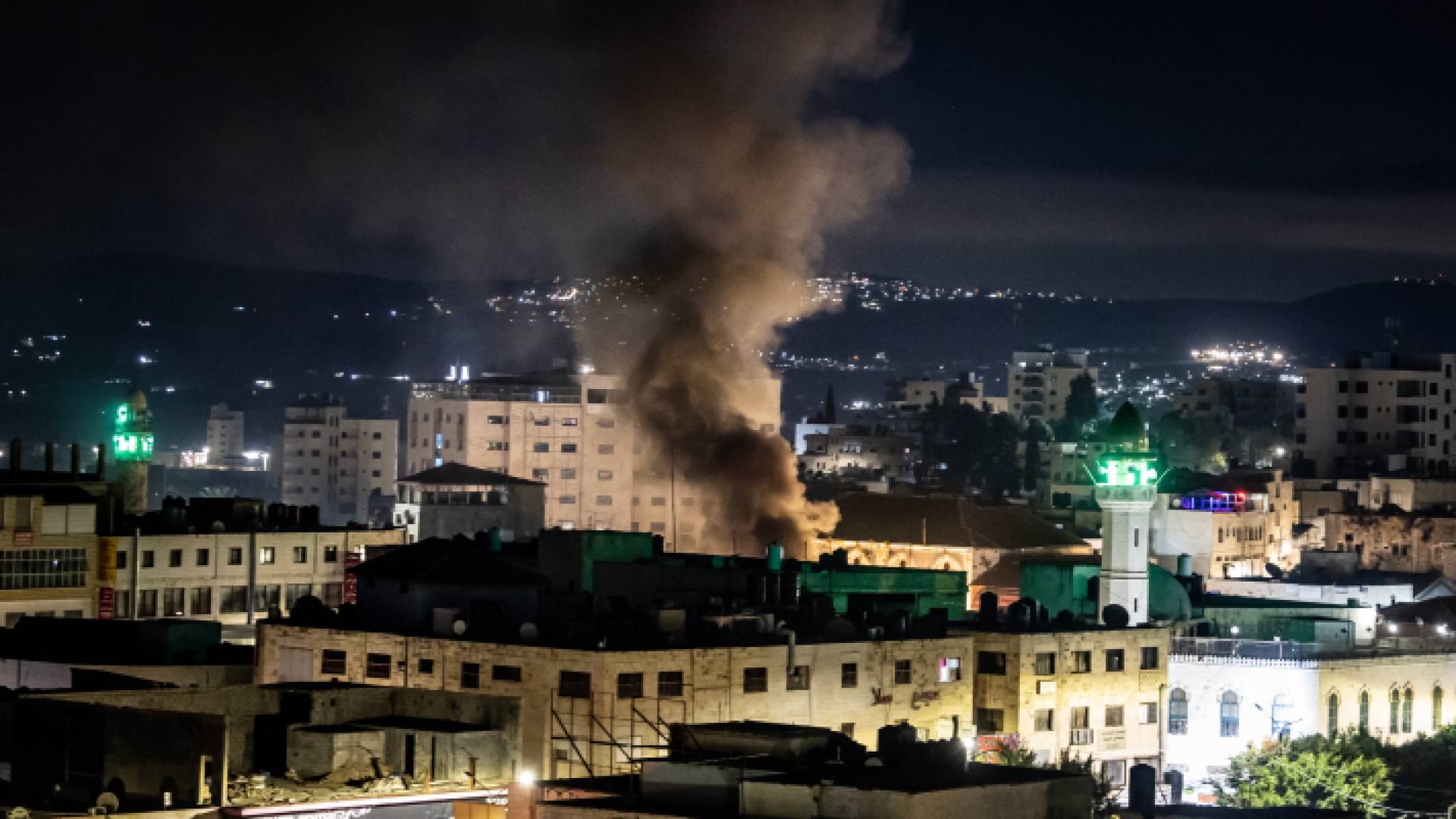 الاحتلال يقصف بمسيرة منزلا في مخيم جنين