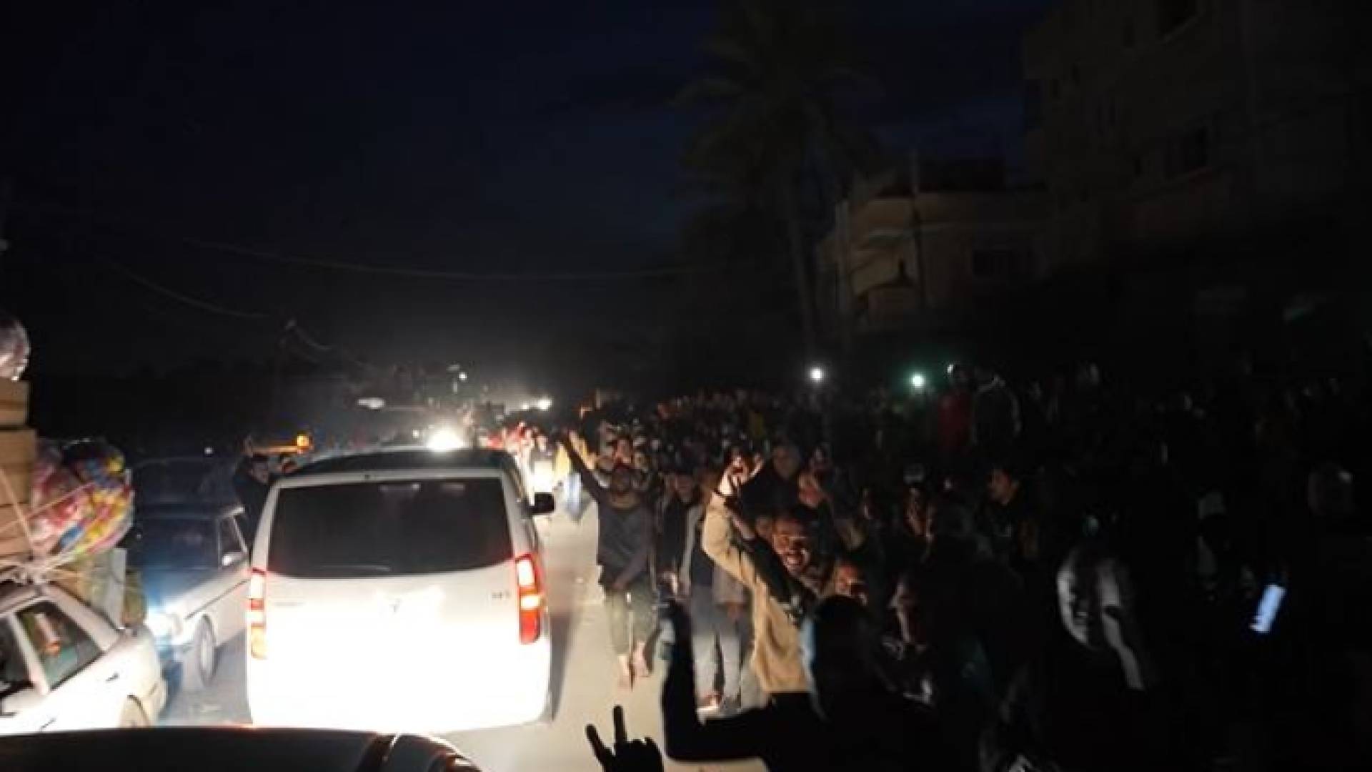 استقبال حاشد للمقاومة في جنوب غزة