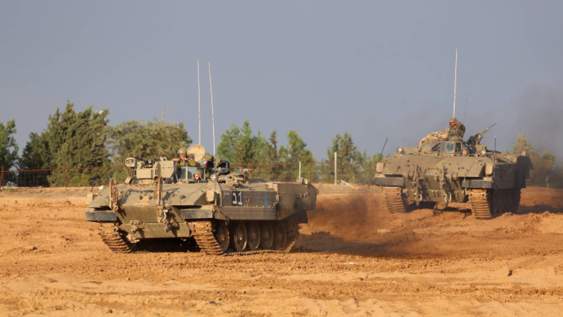 دبابات للاحتلال متوغلة في غزة