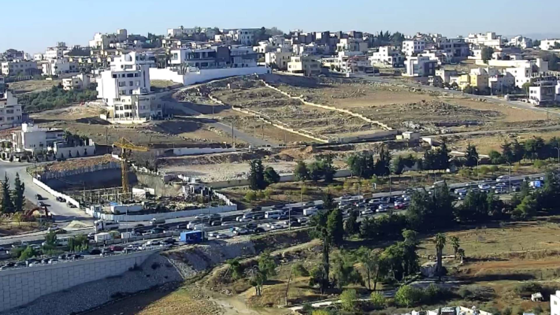 ازدحام شديد على طريق المطار