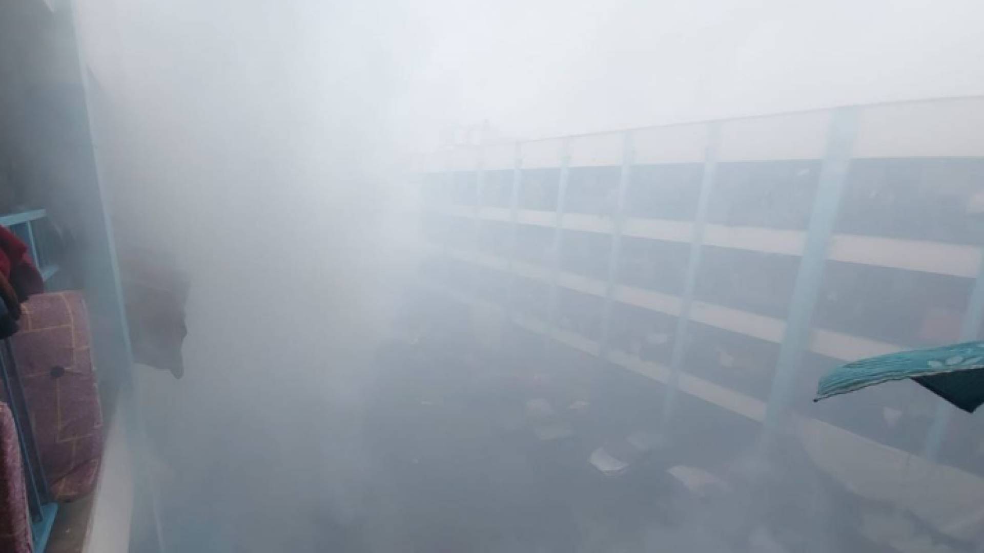 لحظة استهداف الاحتلال مدرسة تابعة للأونروا تأوي نازحين في مخيم جباليا