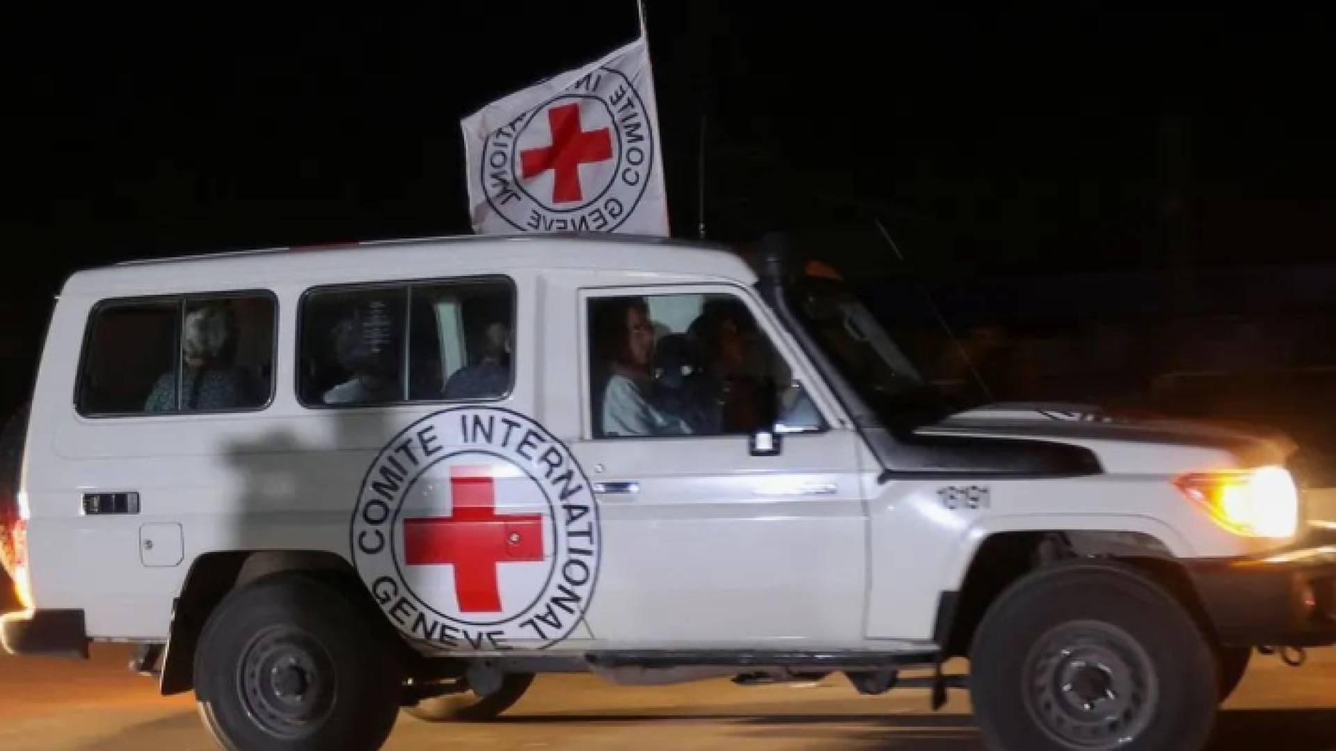 سيارة الصليب الأحمر