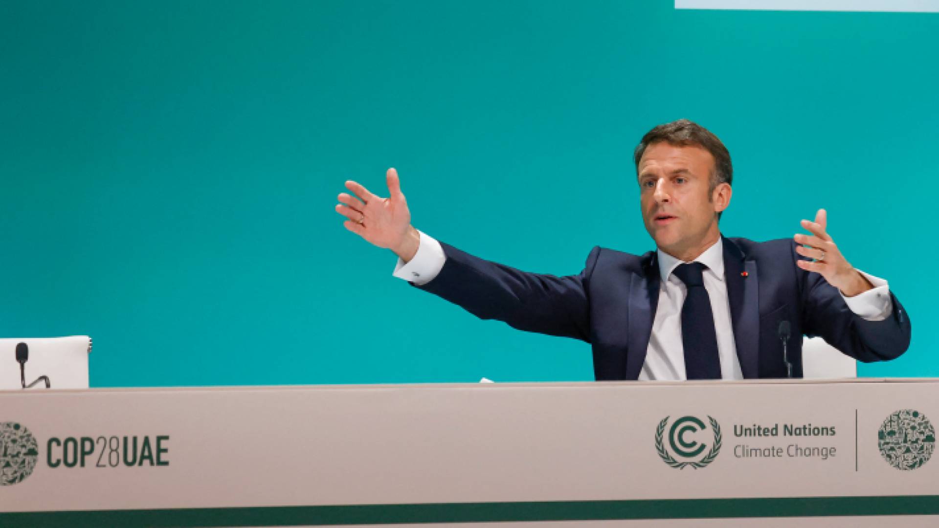 الرئيس الفرنسي خلال مشاركته في مؤتمر الأمم المتحدة للمناخ (كوب28)