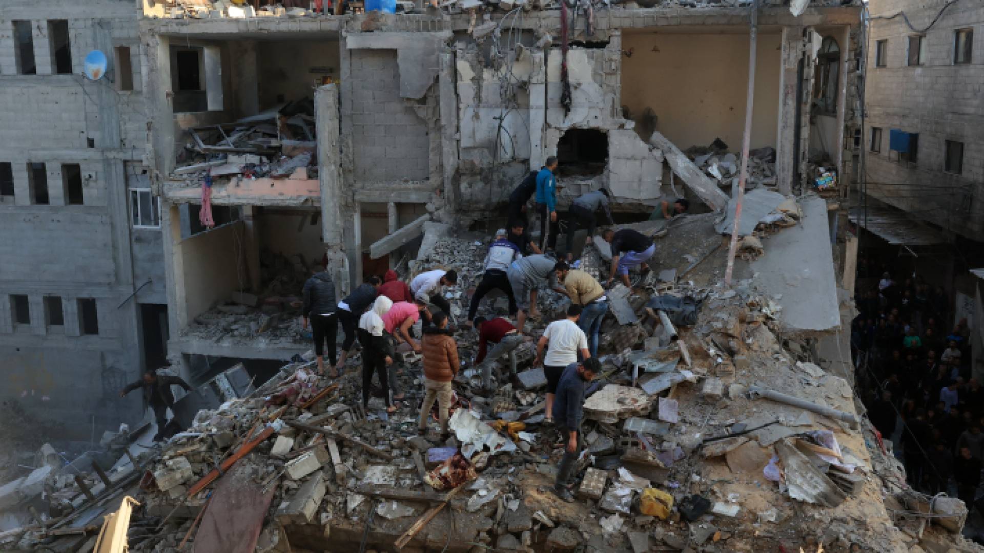 دمار خلفه قصف الاحتلال الإسرائيلي في قطاع غزة