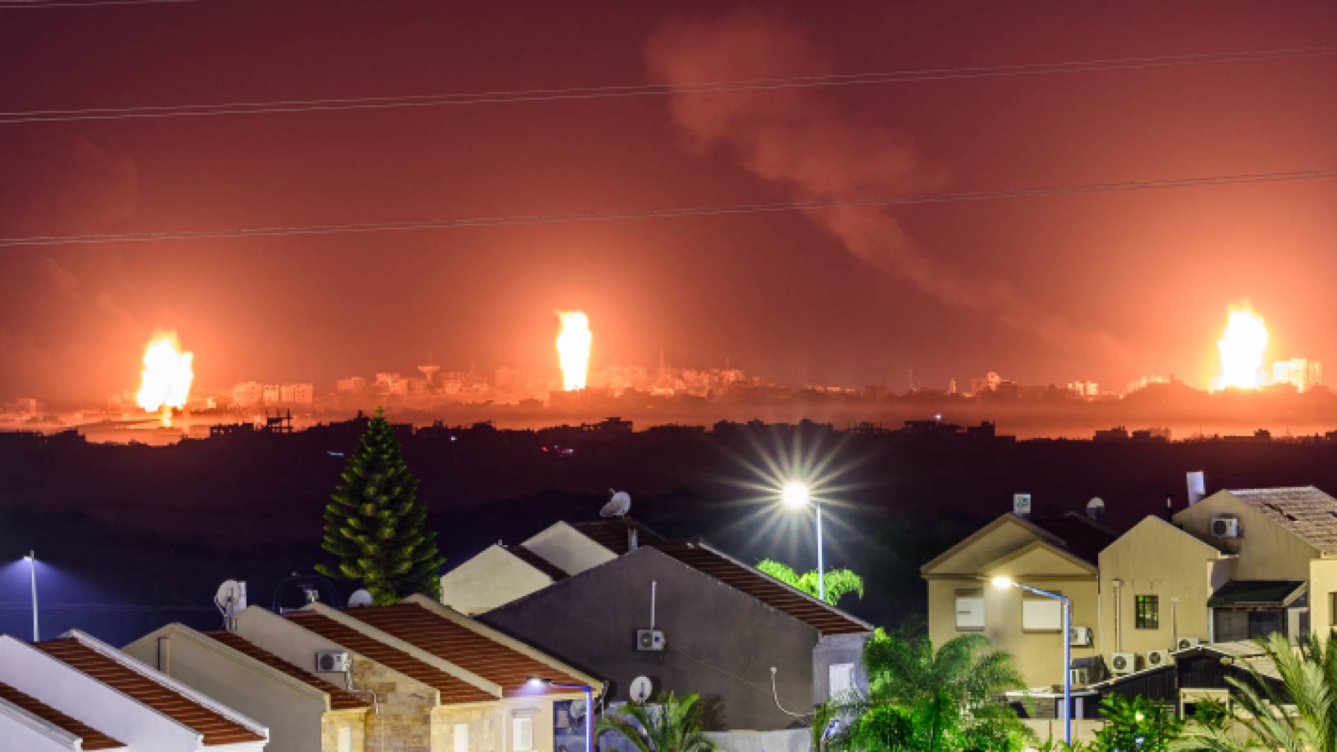 قصف عنيف على قطاع غزة