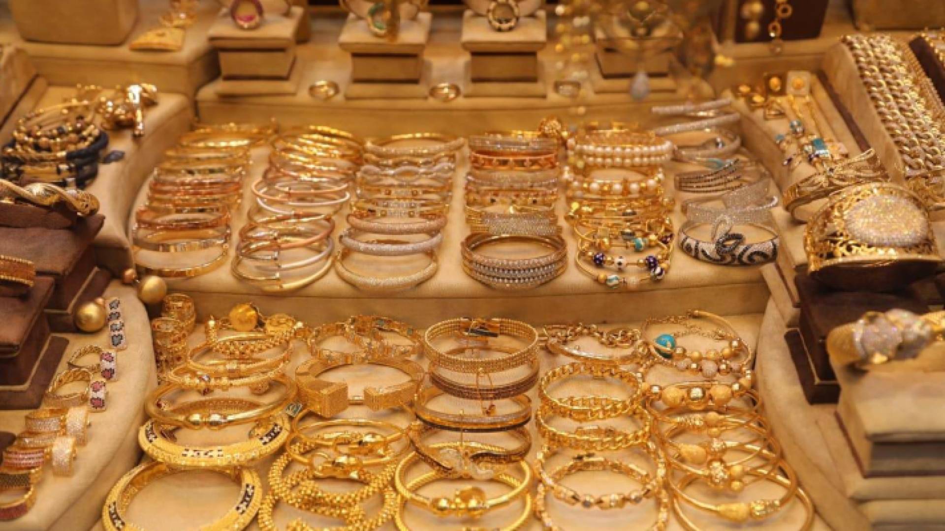 الذهب في السوق المحلية - أرشيفية