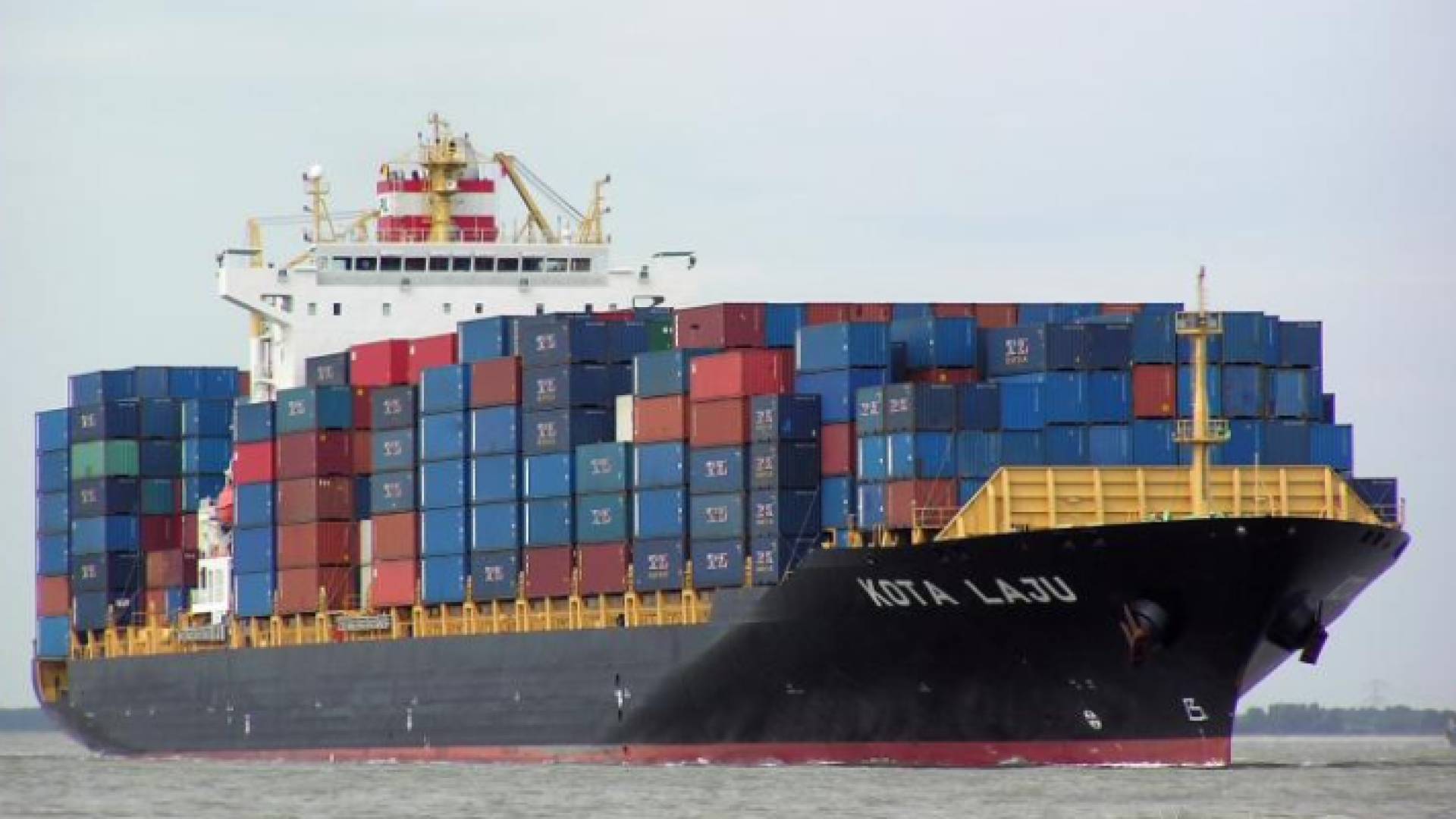 سفينة تجارية