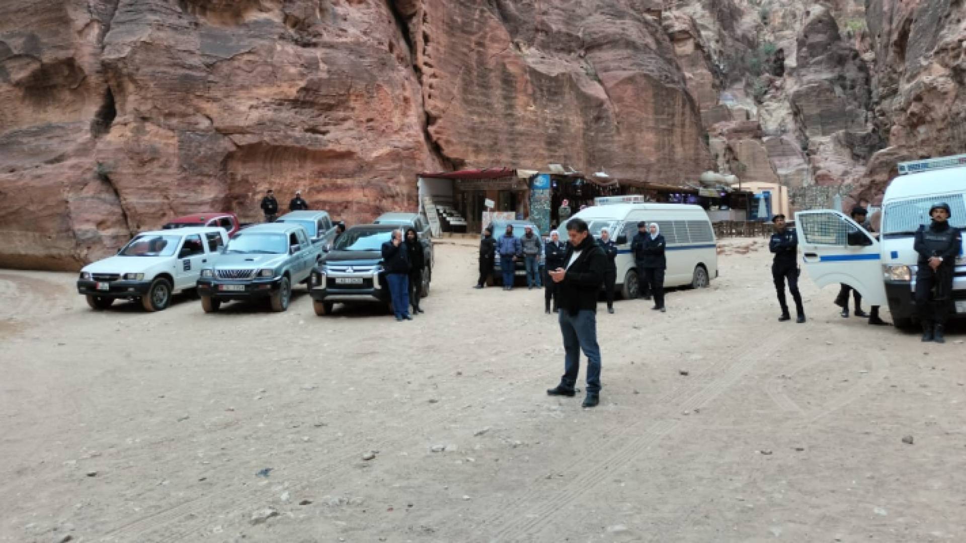 الأجهزة الأمنية في البترا