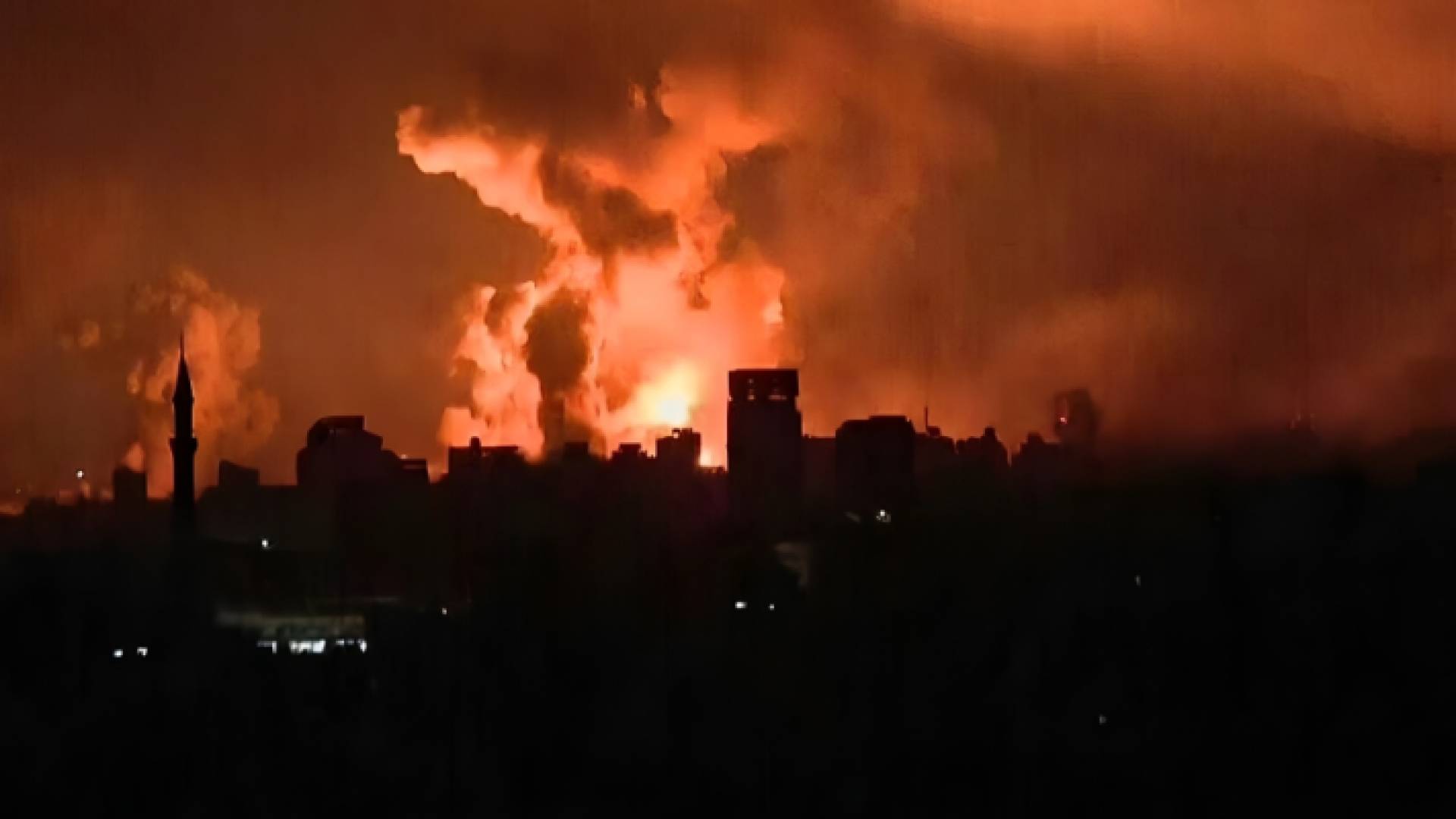 قصف عنيف على قطاع غزة