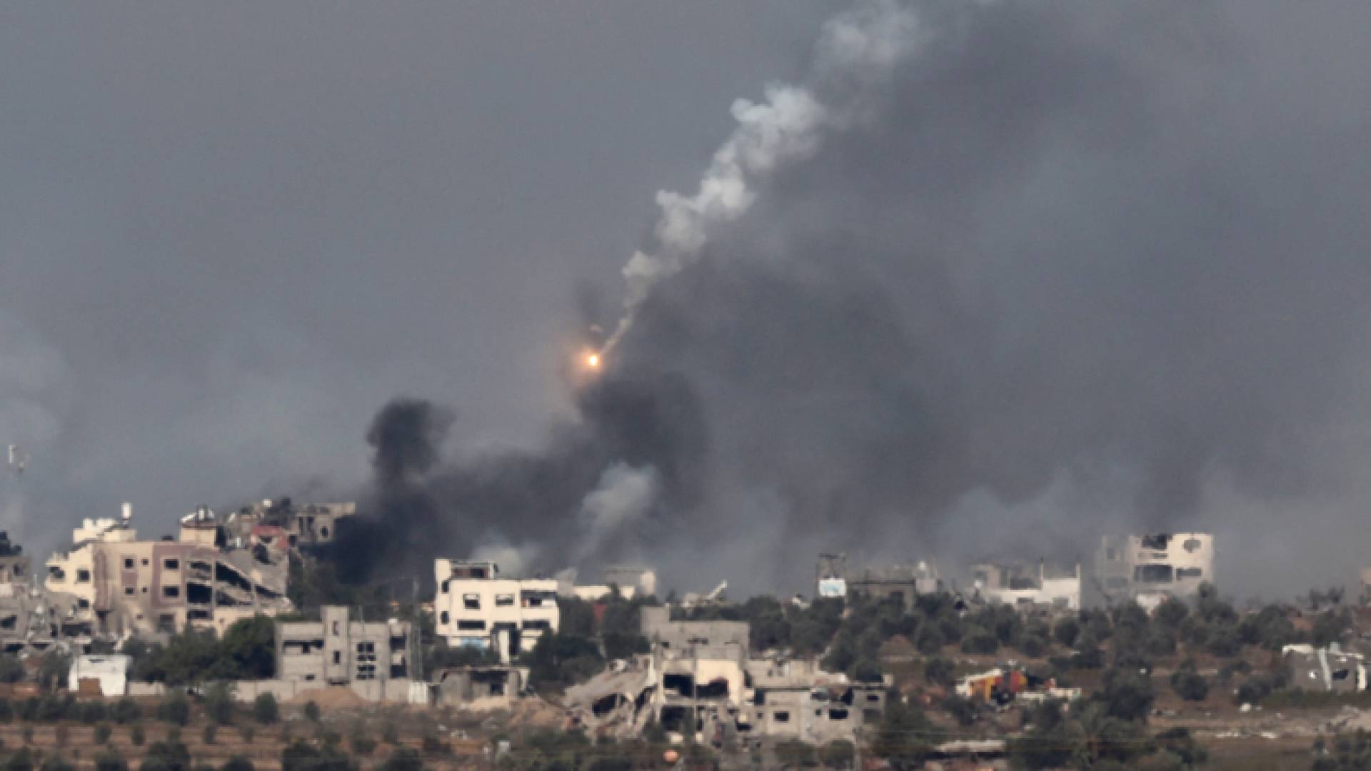 قصف عنيف على مناطق في قطاع غزة