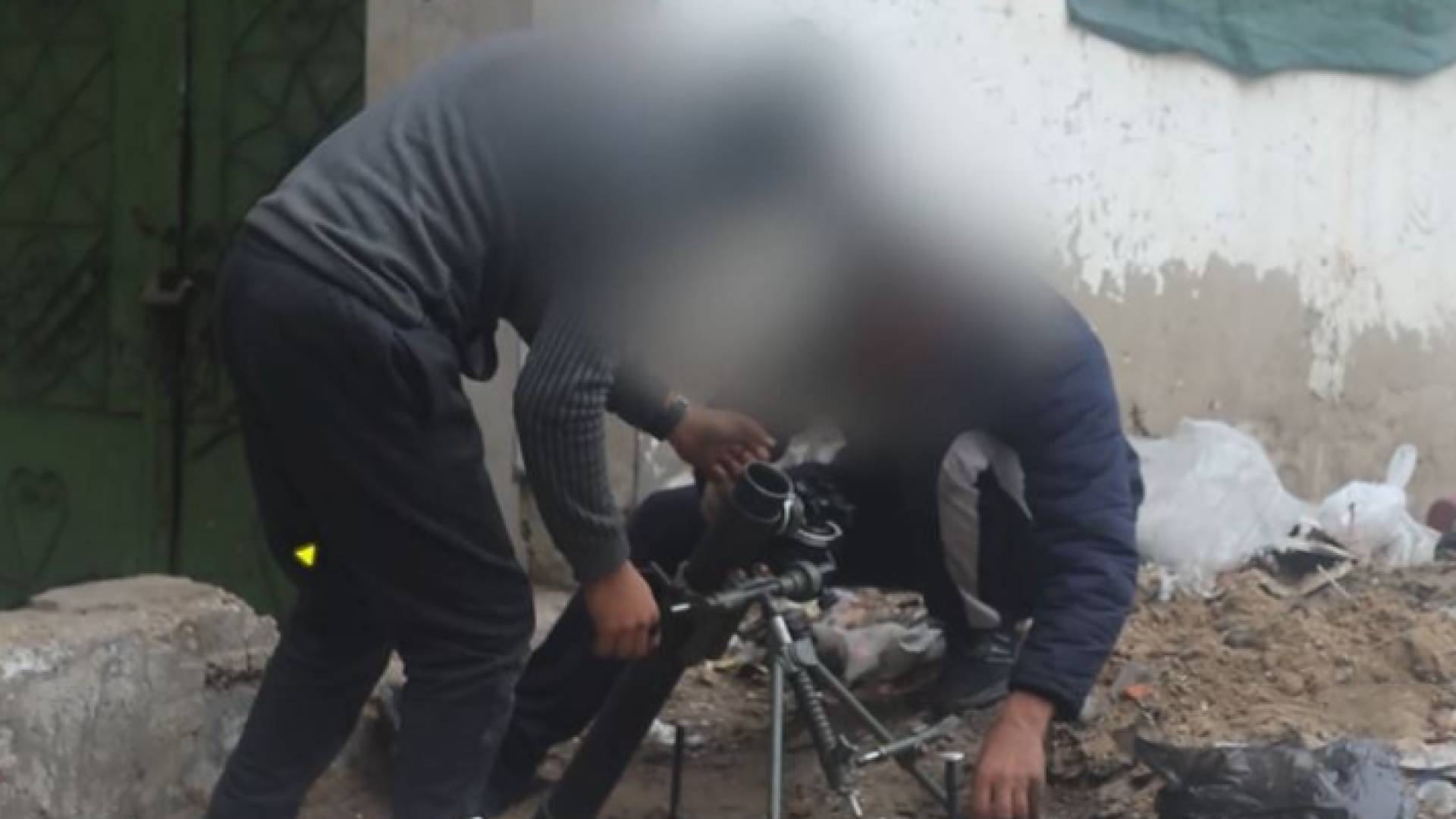 صورة ملتقطة من مقطع الفيديو الذي بثته سرايا القدس لمشاهد الالتحام مع قوات الاحتلال في خان يونس