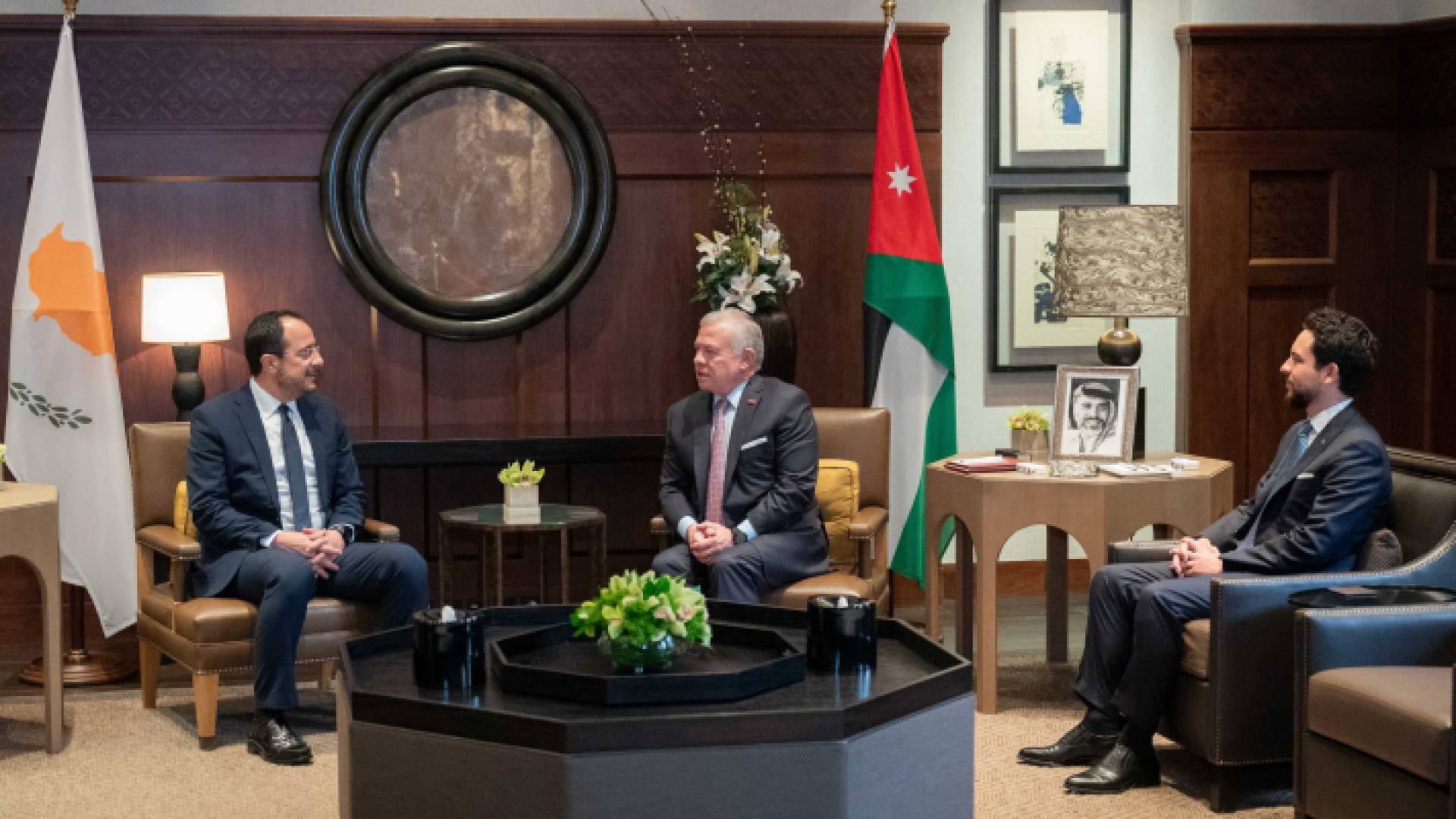 جانب من لقاء جلالة الملك والرئيس القبرصي