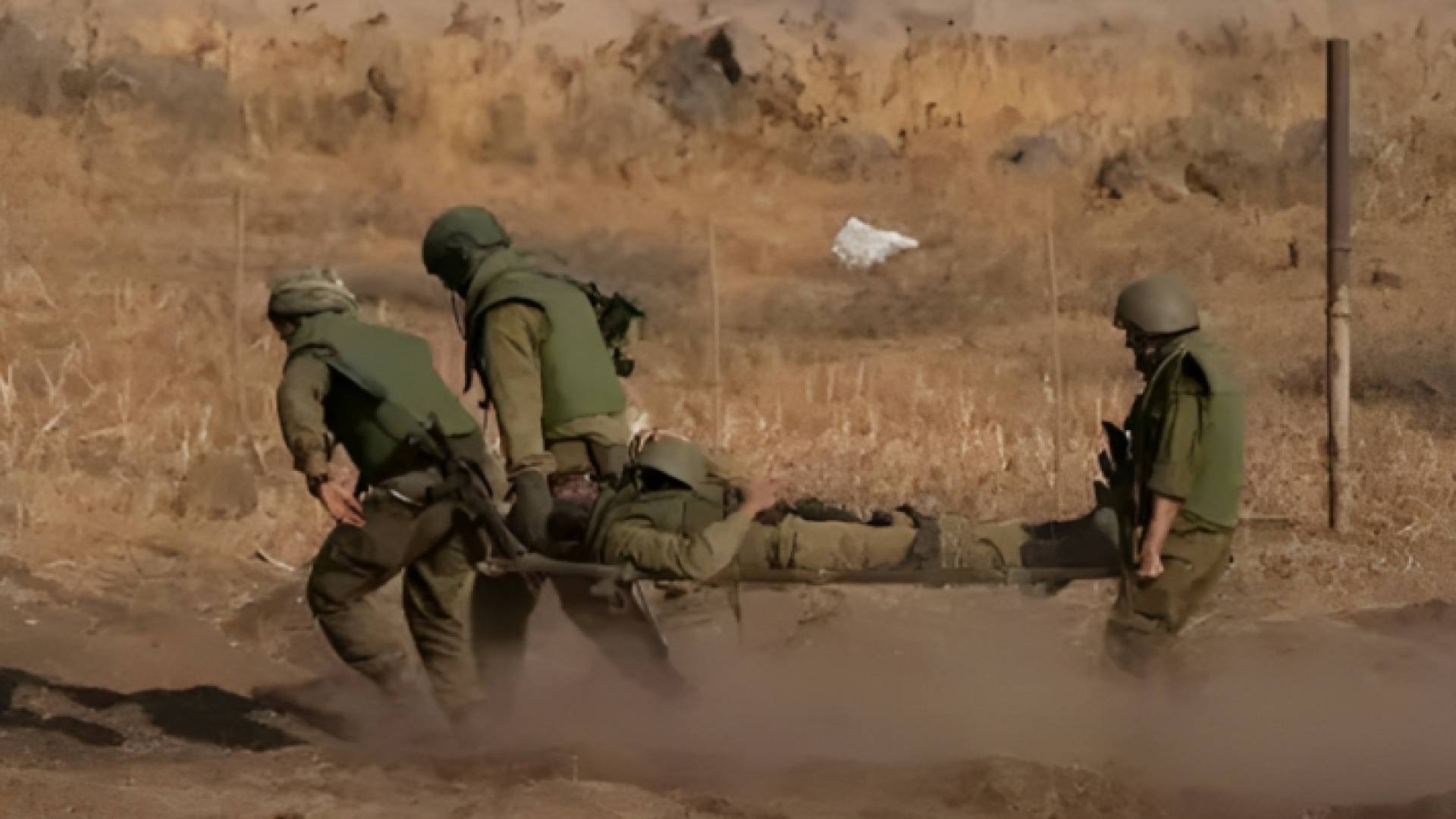 نقل جندي مصاب "أرشيفية"