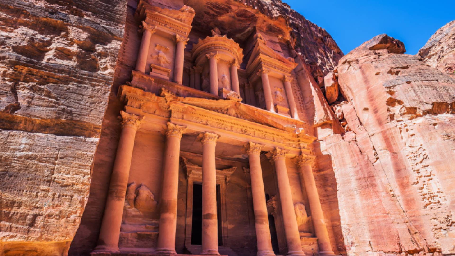 الخزنة في مدينة البترا الأثرية