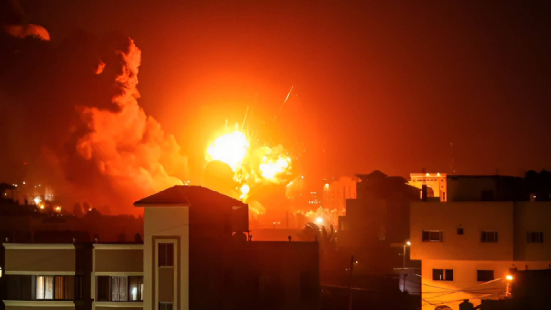 قصف عنيف على قطاع غزة