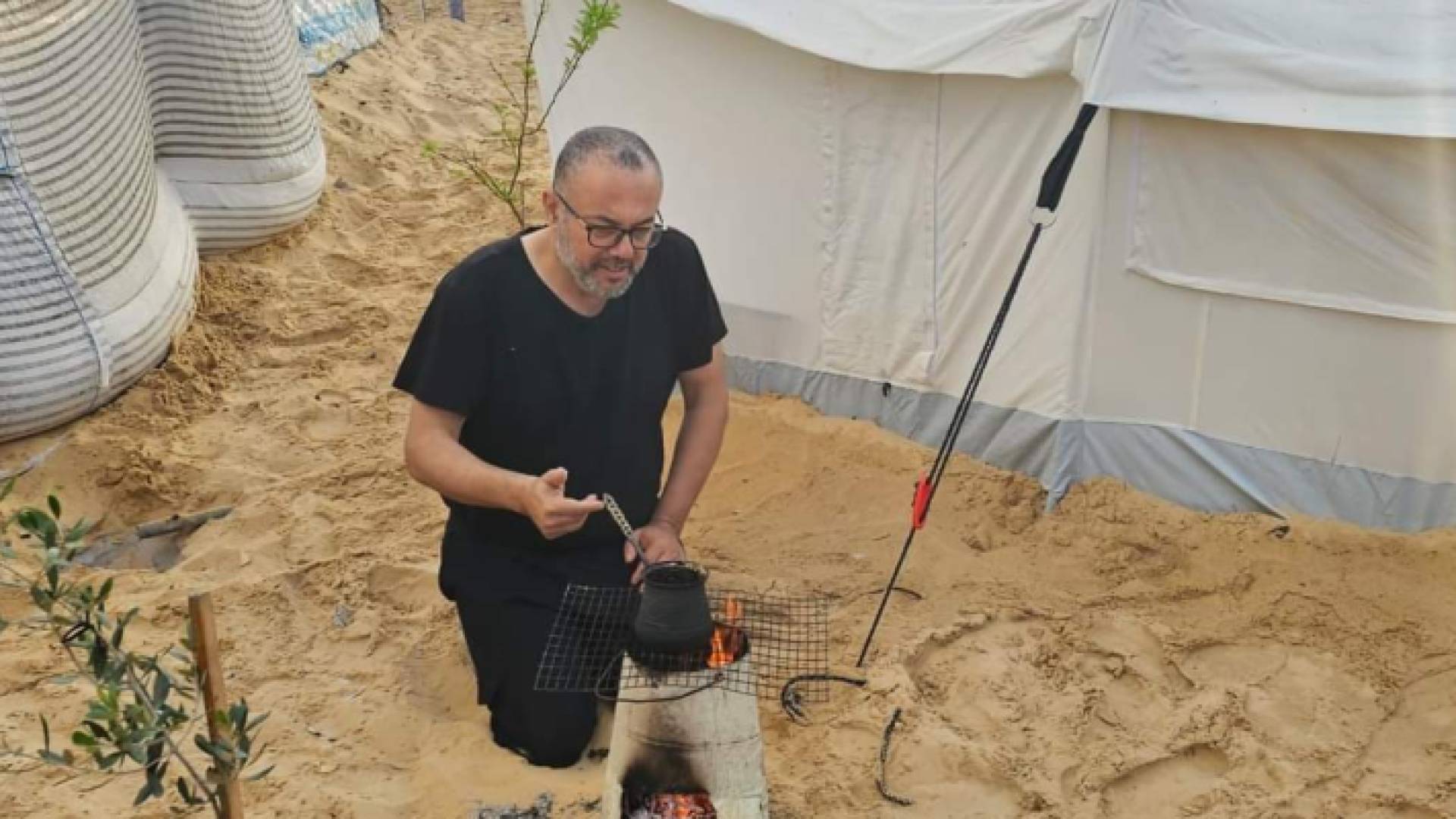 وزير الثقافة الفلسطيني عاطف أبو سيف