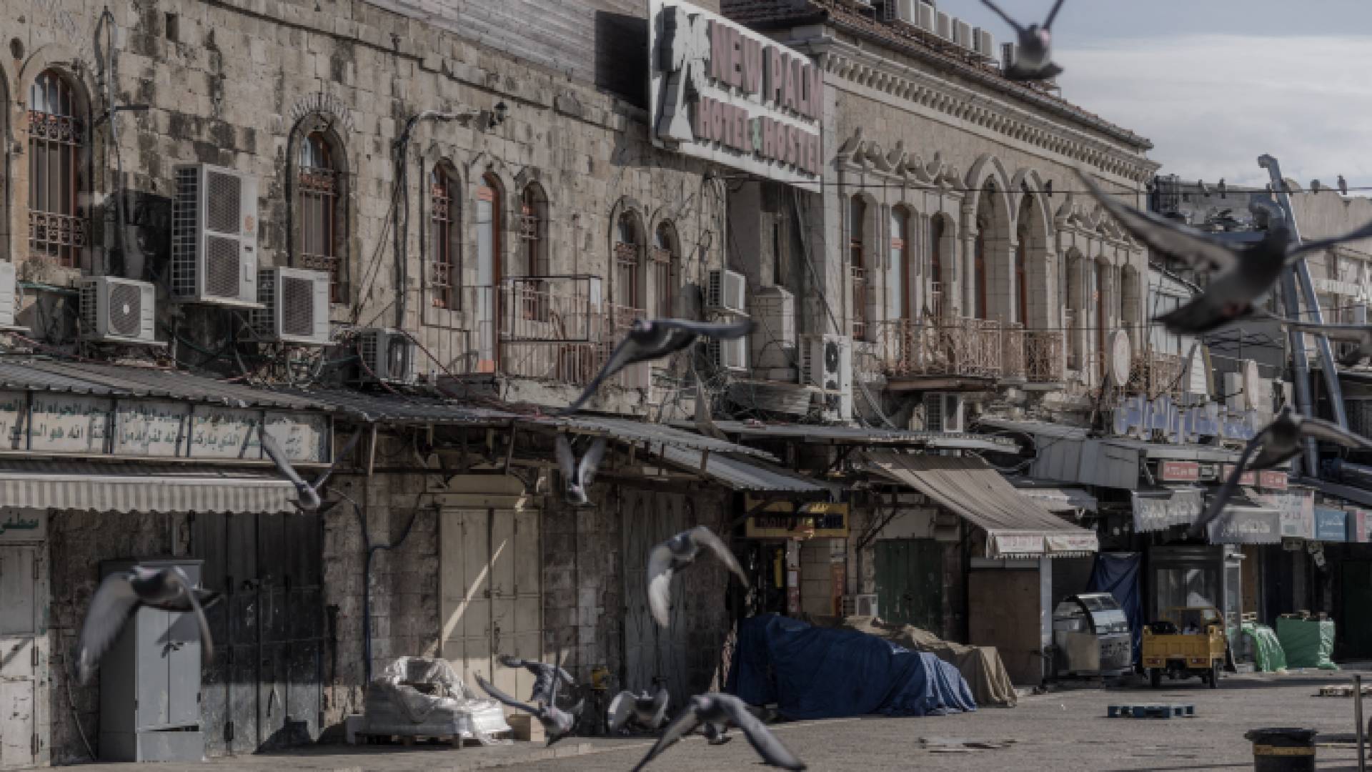 مشهد لإغلاق المحال التجارية في القدس