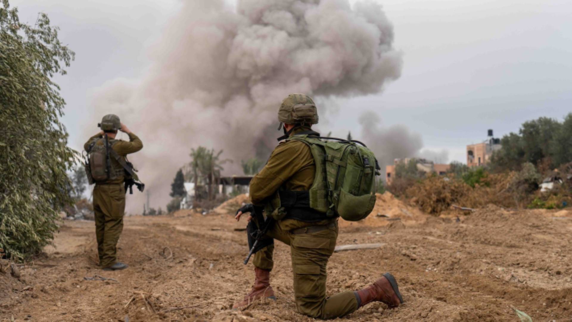 جنديان في قوات الاحتلال الإسرائيلي في قطاع غزة