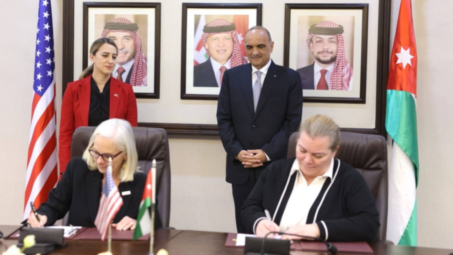 زينة طوقان وليزي ريد