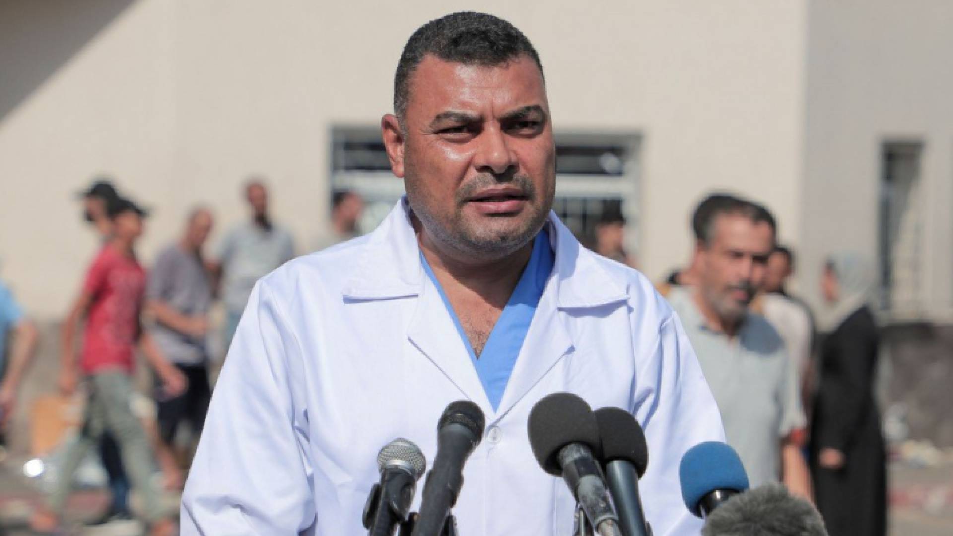 الدكتور أشرف القدرة