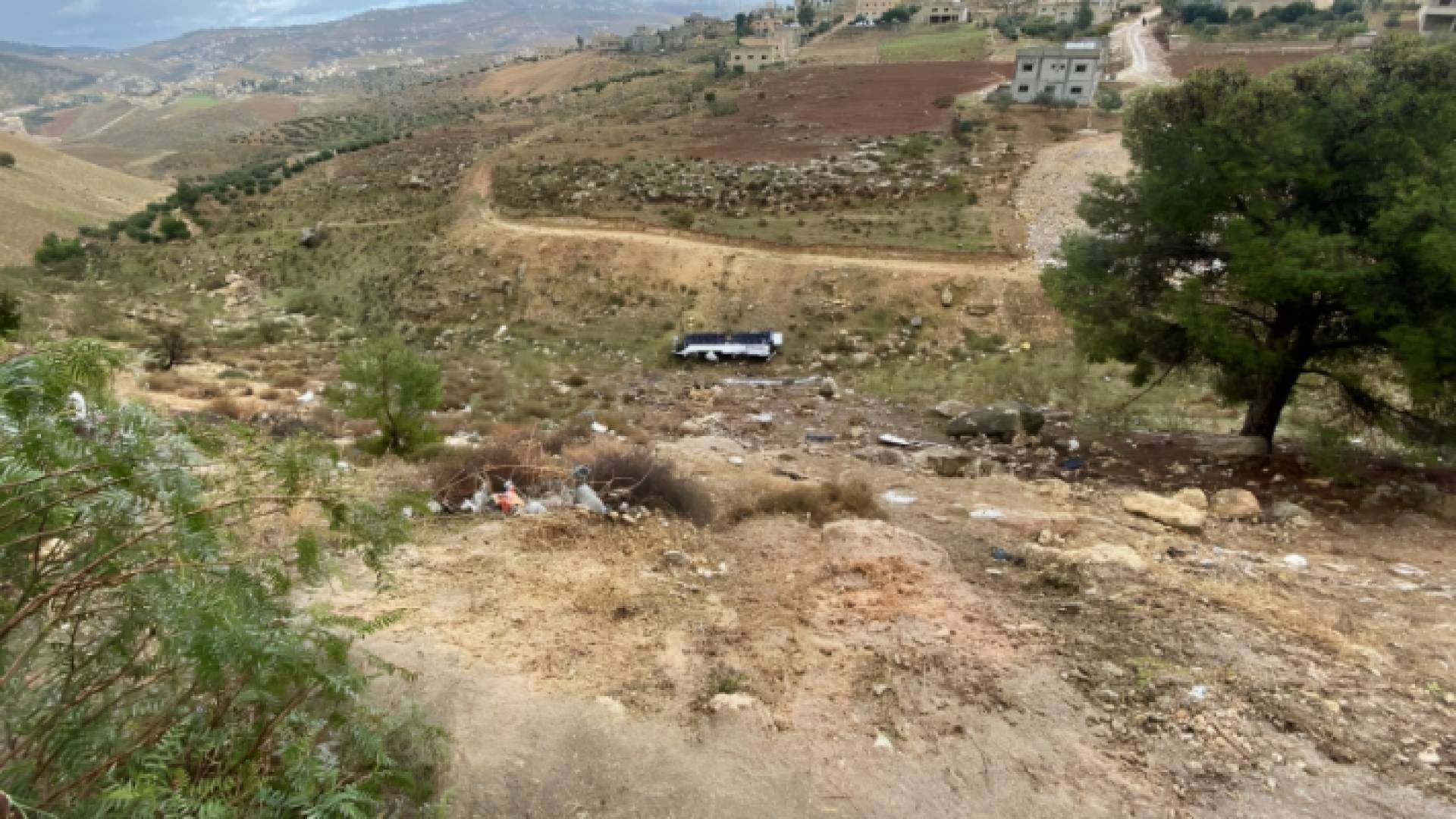 حافلة النقل التي تدهورت على طريق سلحوب