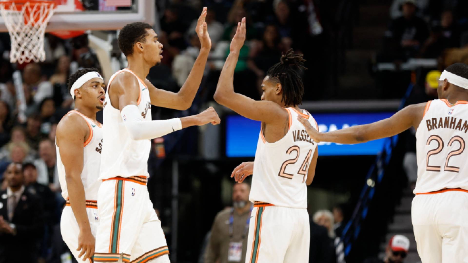 لاعبو سان أنطونيو سبيرز