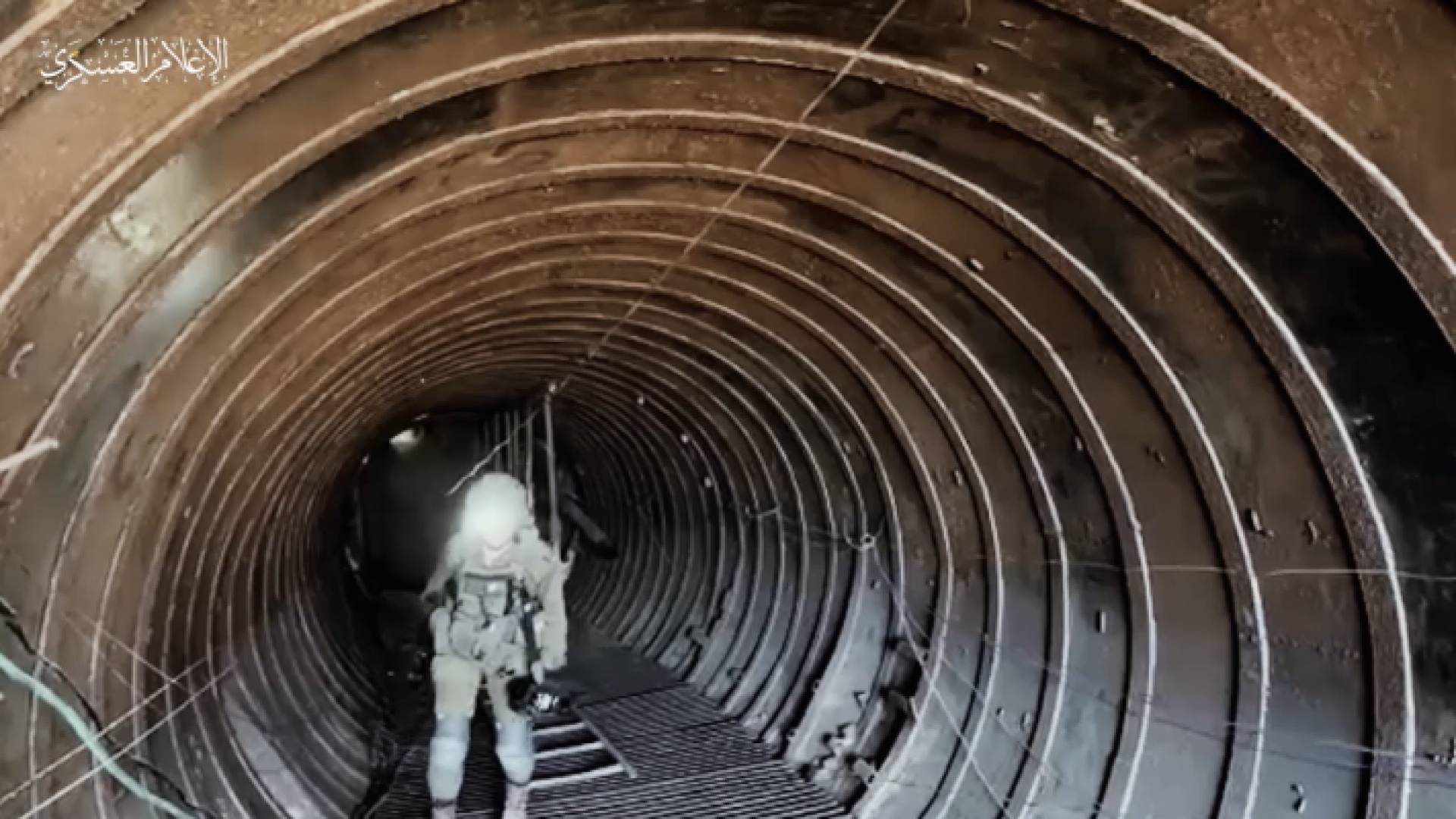 جندي من الاحتلال داخل النفق