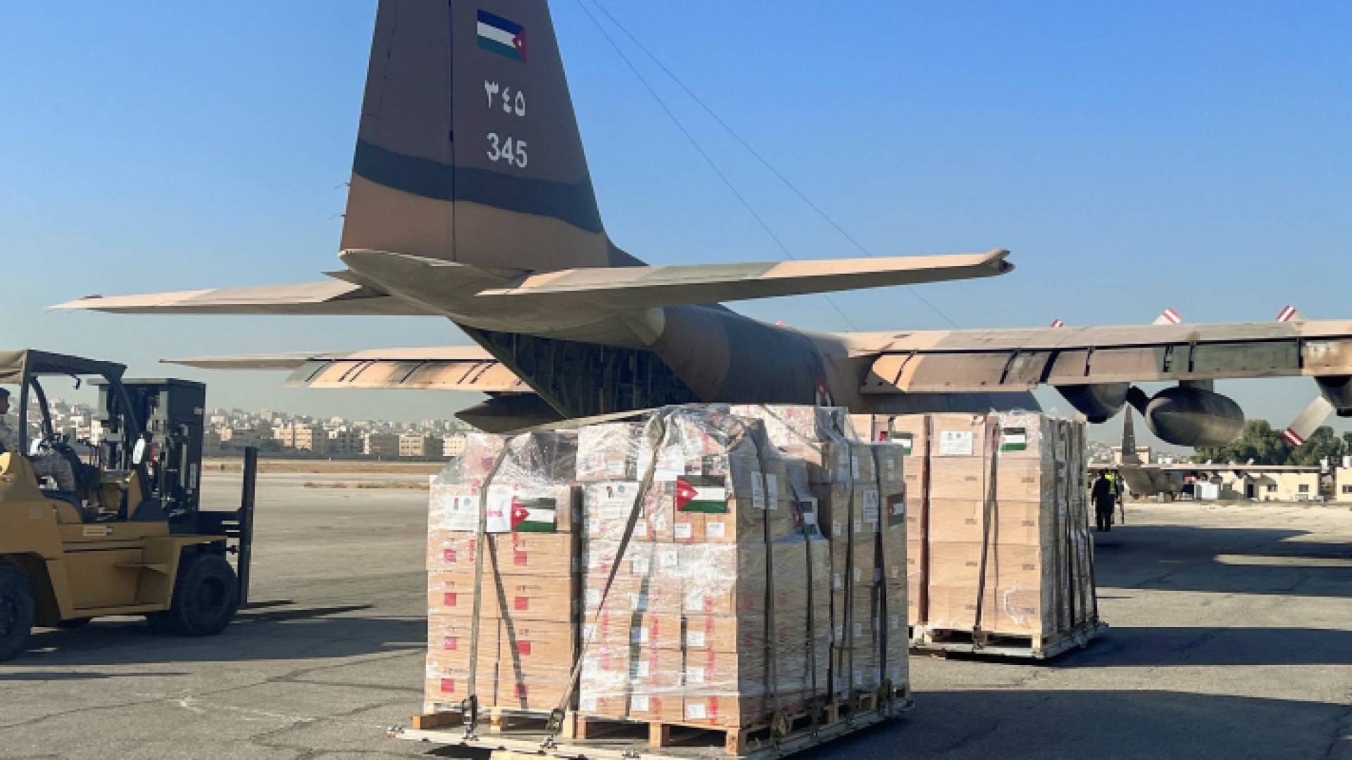 طائرة مساعدات أردنية