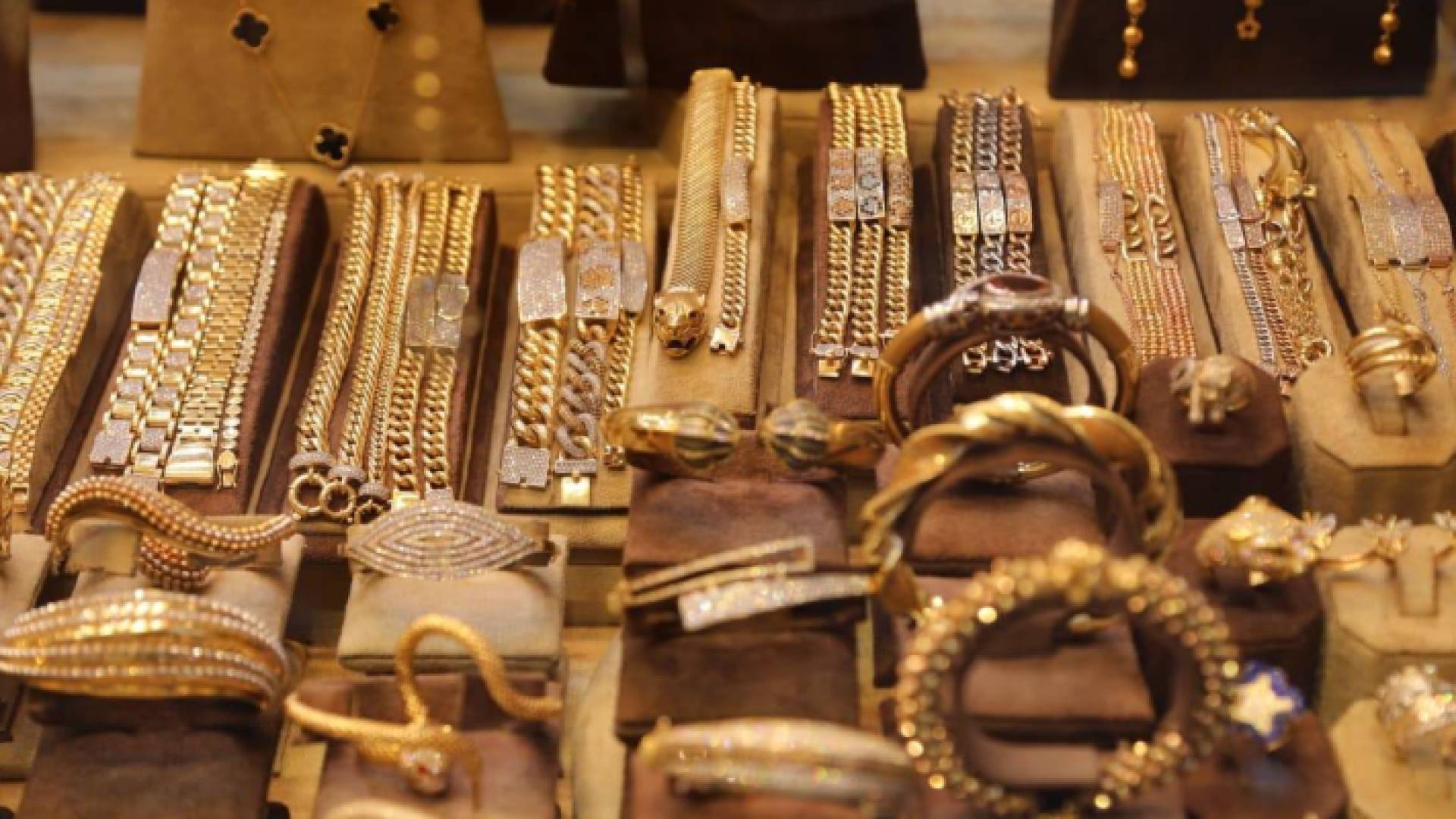 الذهب في السوق المحلية - أرشيفية