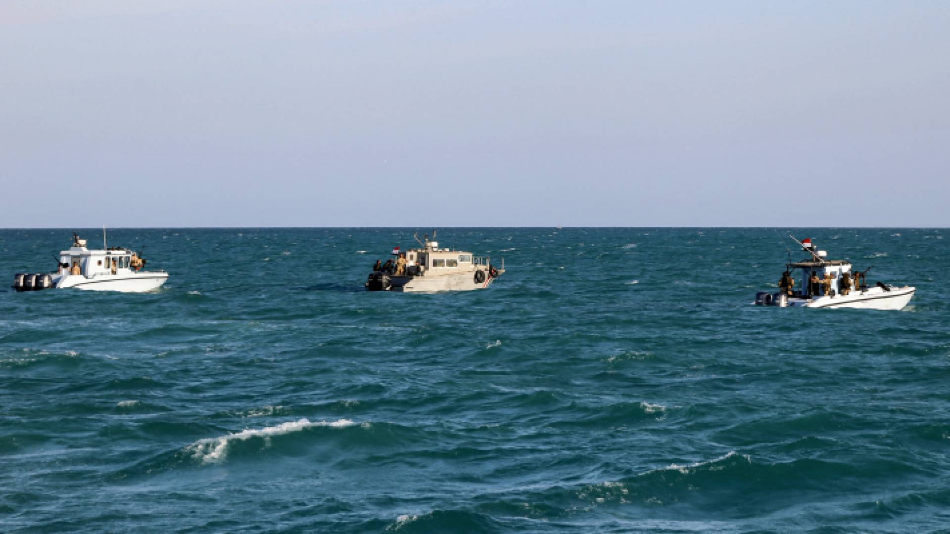 سفن تعبر البحر الأحمر - أرشيفية