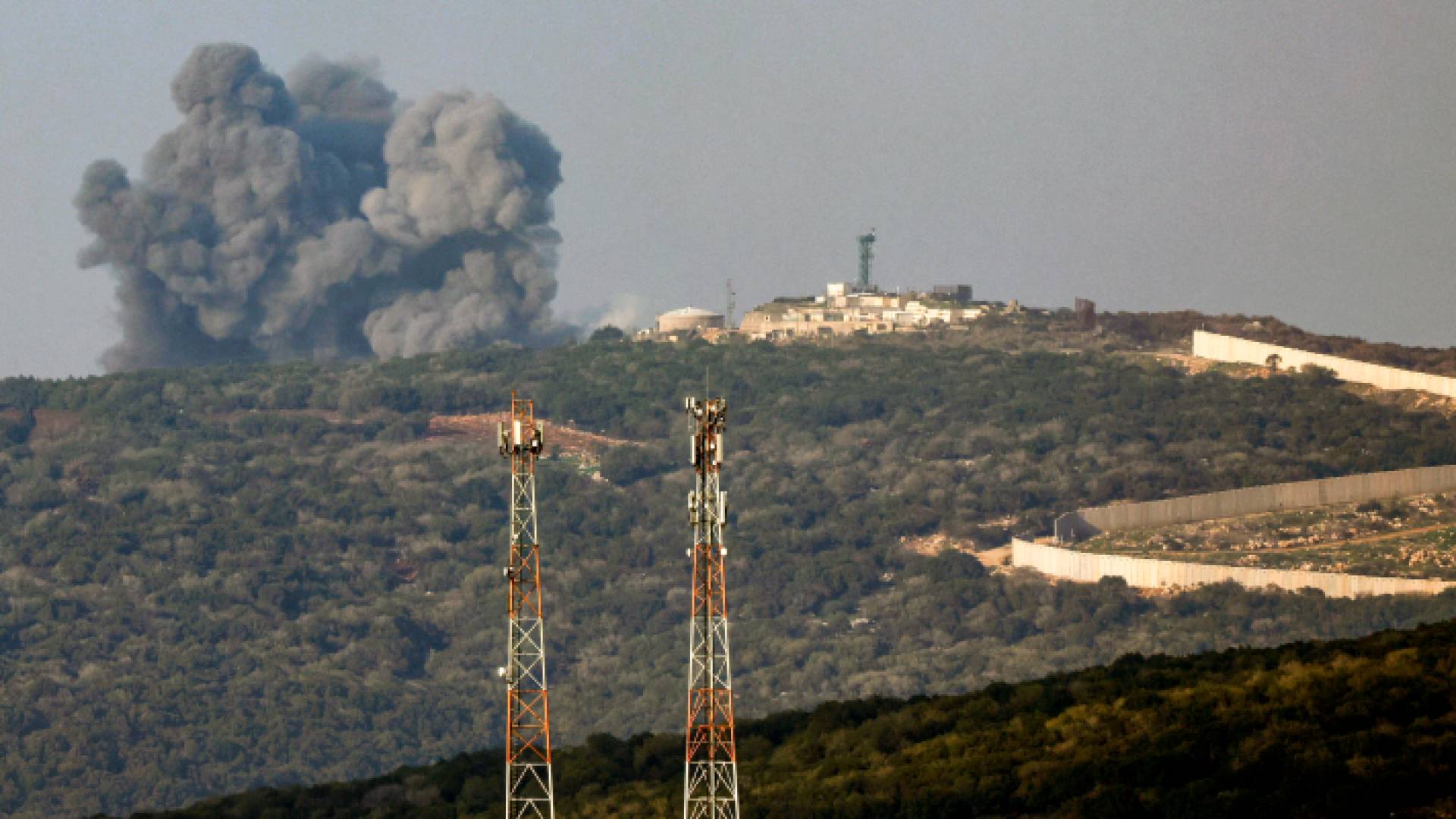 قذيفة أطلقها حزب الله على مواقع تابعة للاحتلال شمال الأراضي المحتلة
