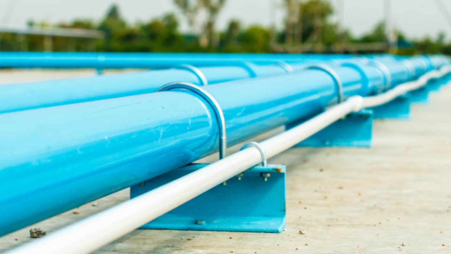 أنابيب مياه - تعبيرية