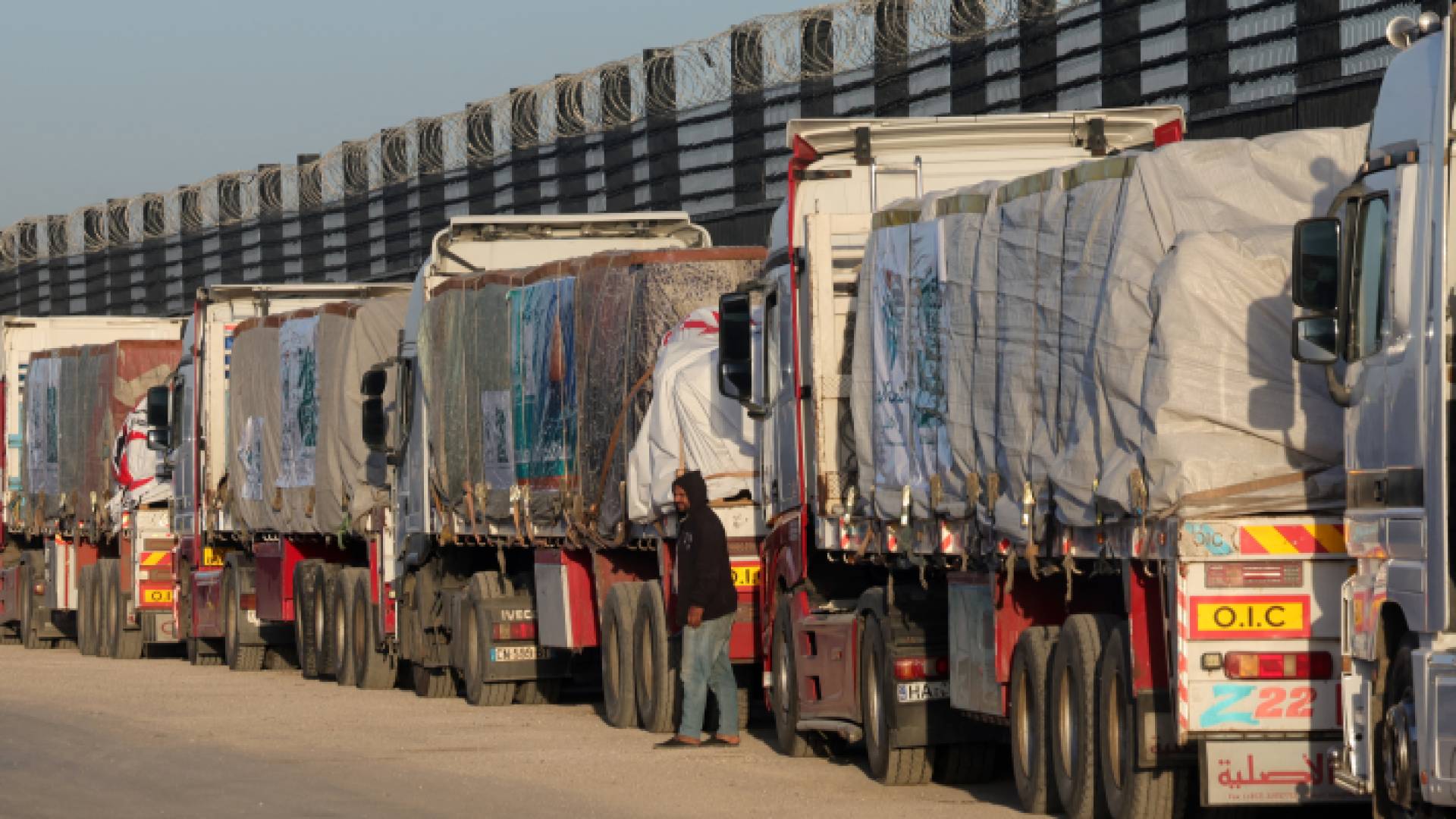 قافلة مساعدات - أرشيفية