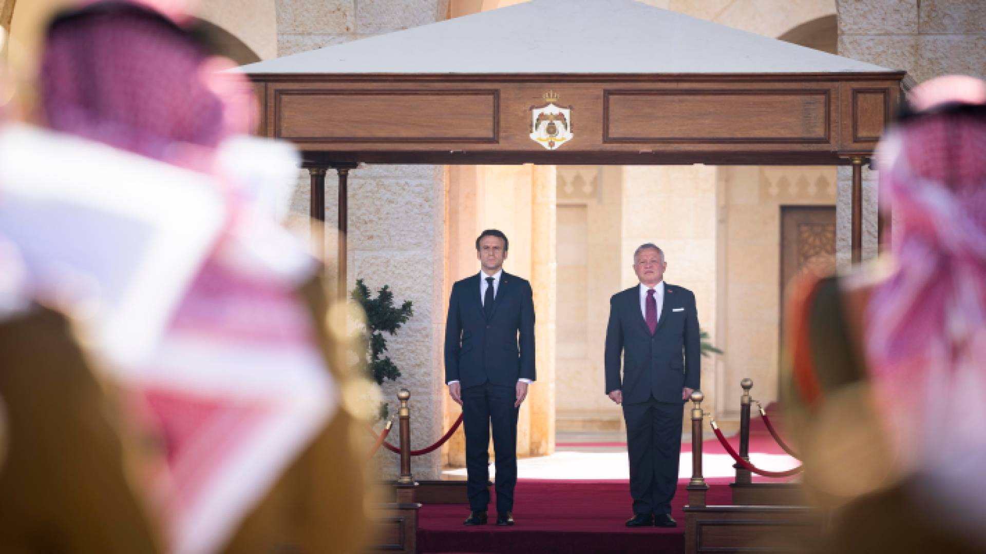 الملك عبدالله الثاني والرئيس الفرنسي ايمانويل ماكرون - ارشيفية