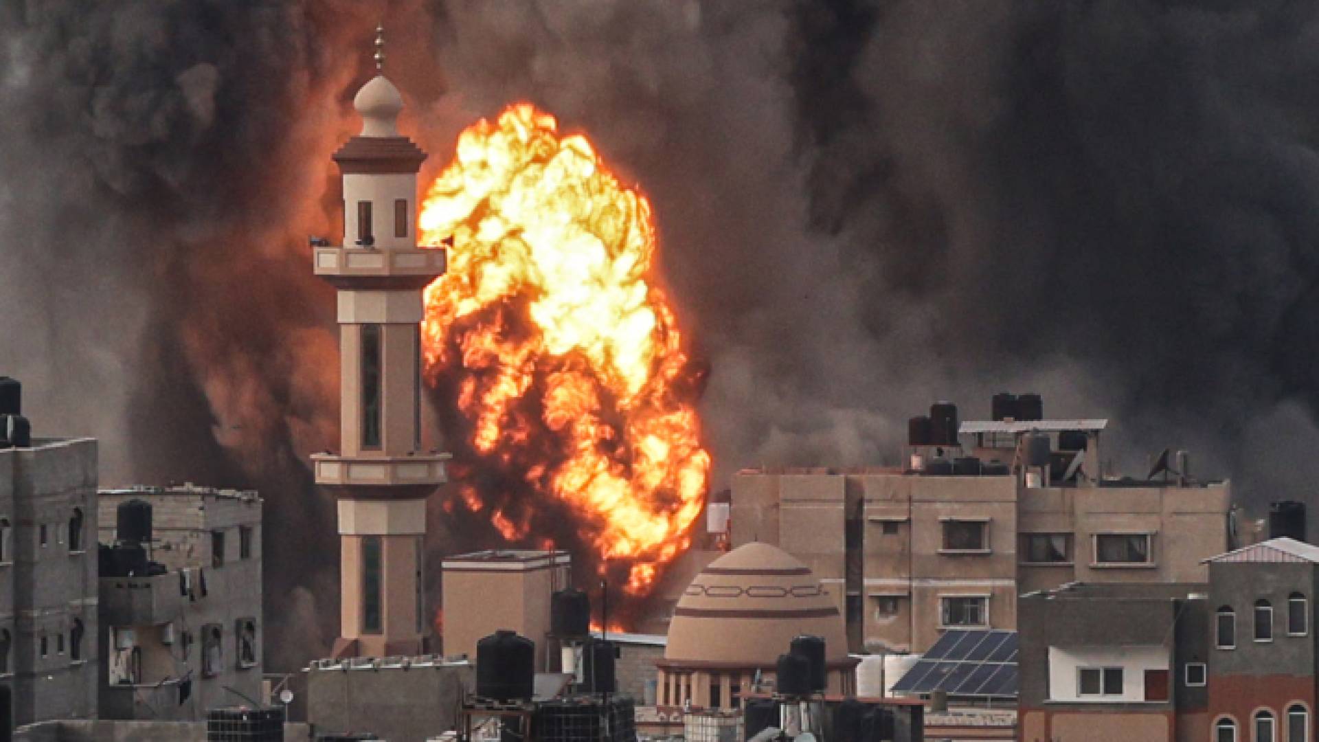 غارة للاحتلال الإسرائيلي على رفح - AFP