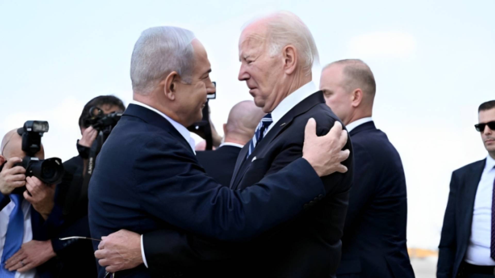 الرئيس الأمريكي جو بايدن ورئيس حكومة الاحتلال الإسرائيلي بنيامين نتنياهو