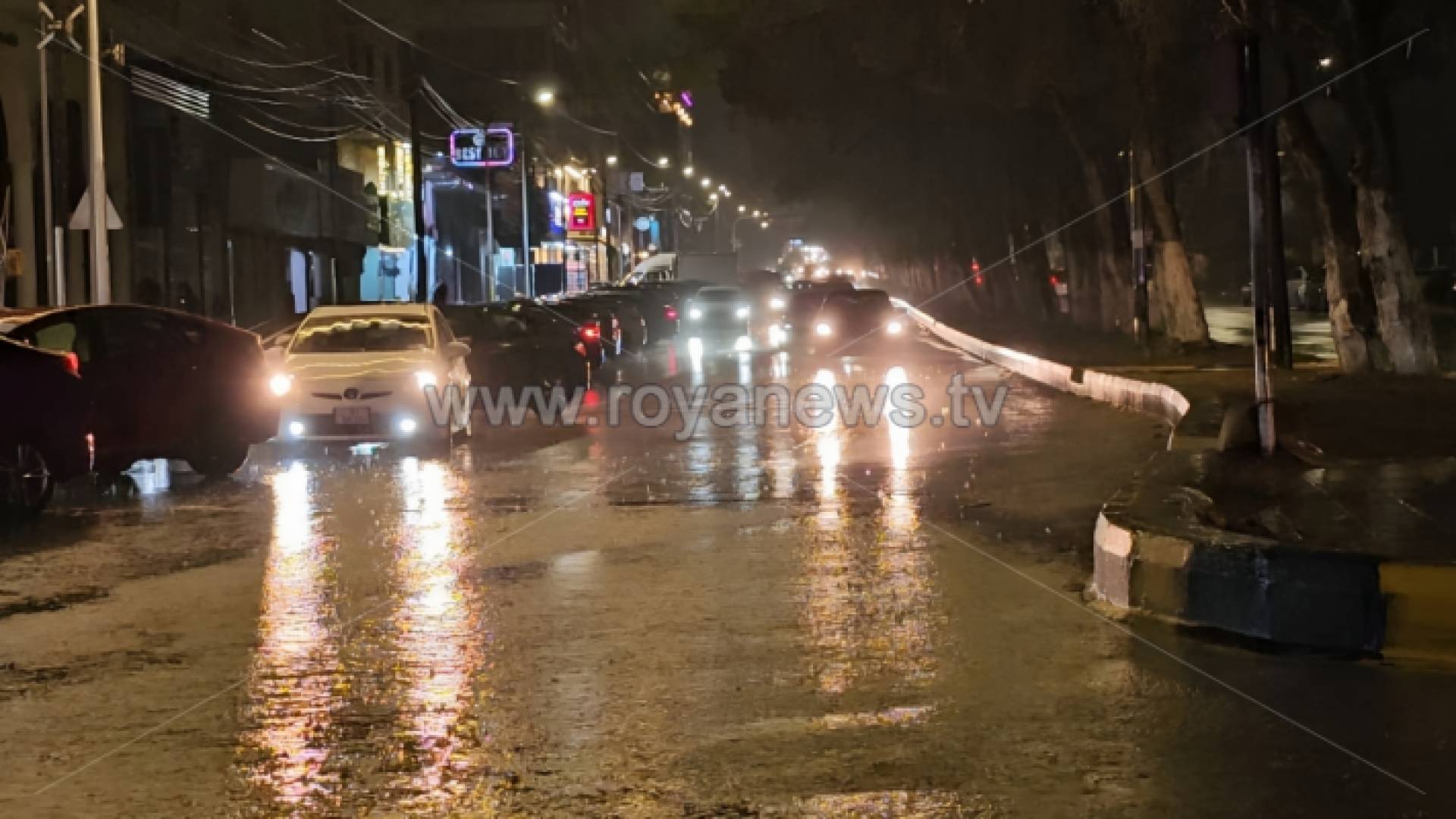 أحد الشوارع وسط أجواء ماطرة في محافظة إربد