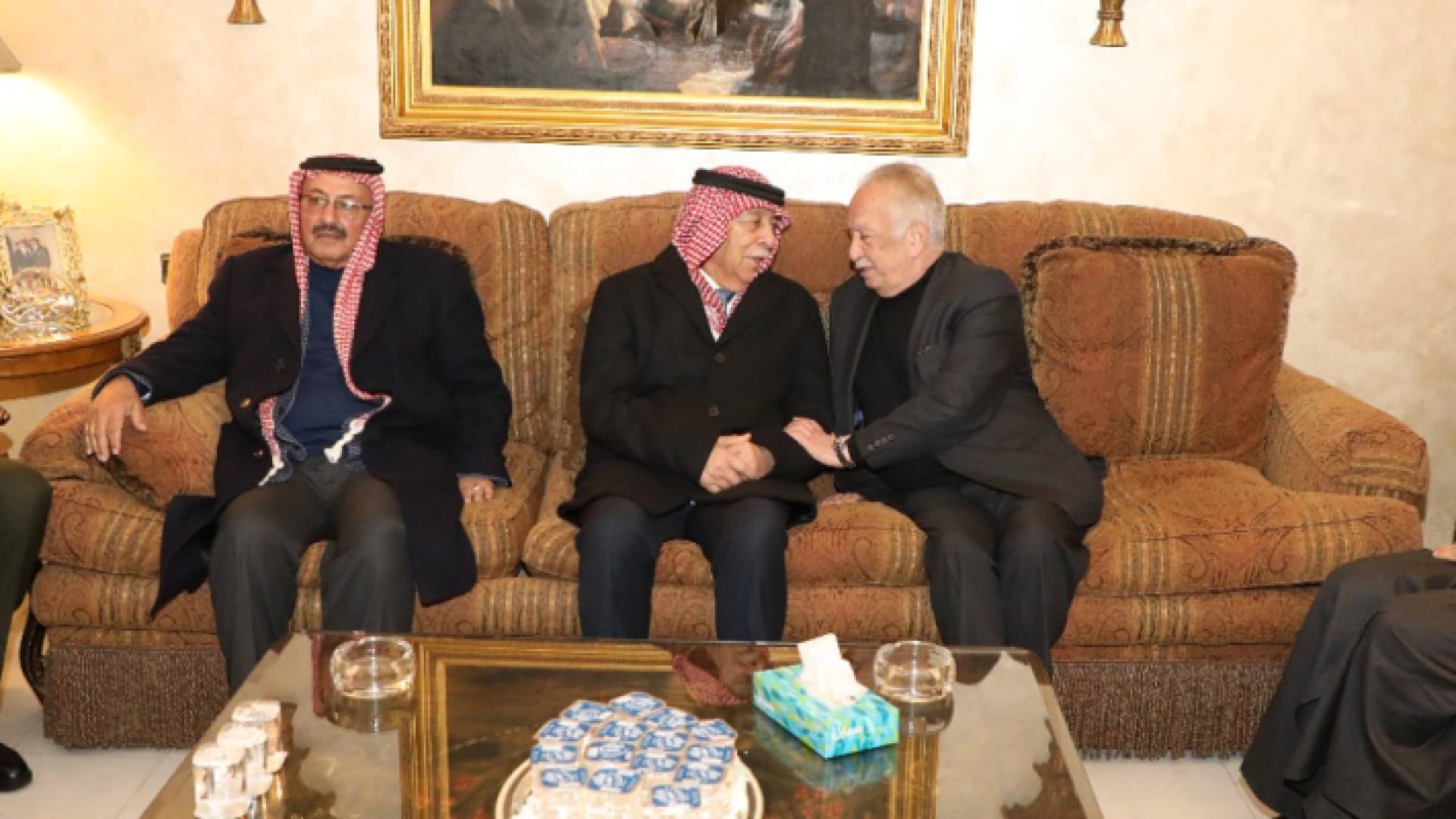 رئسي الديوان الملكي خلال تقدي واجب العزاء