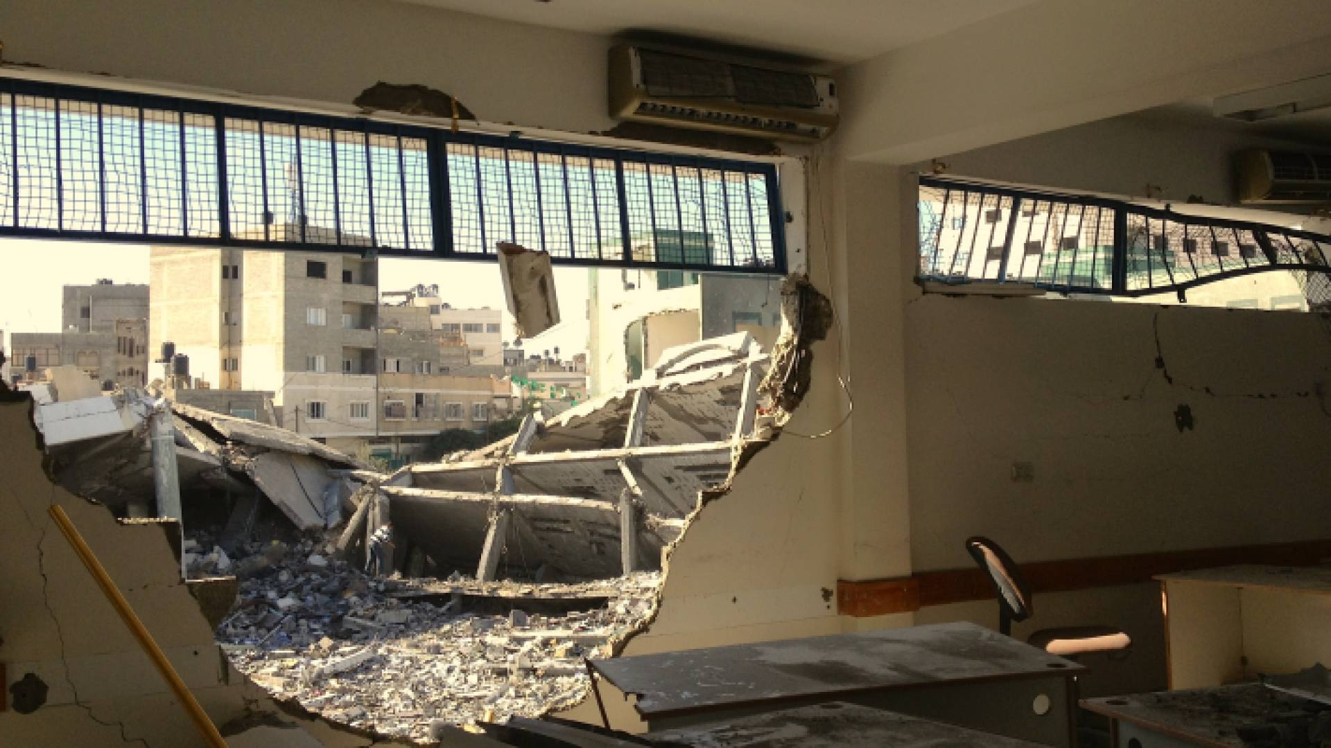 قوات الاحتلال تواصل استهداف عدة مناطق بغزة