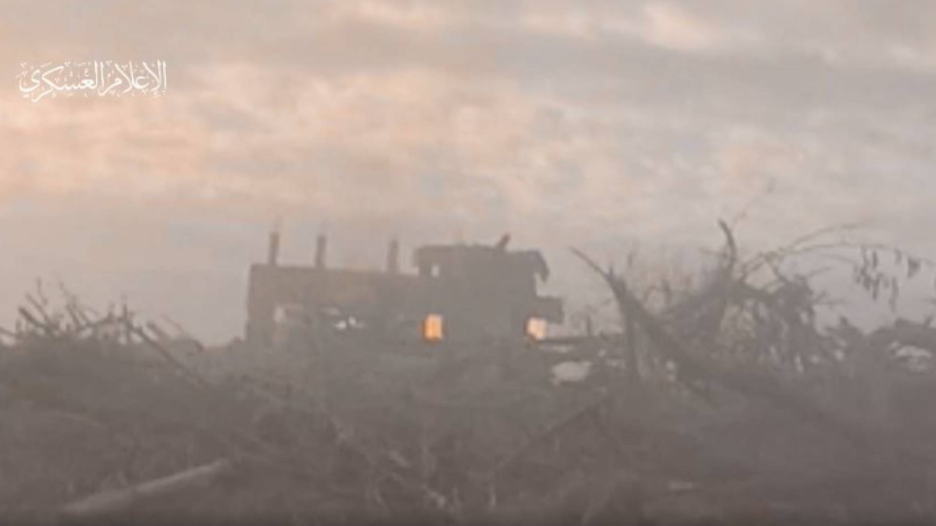 منزل تحصنت فيه قوة من جيش الاحتلال قبل استهدافه من قبل المقاومة الفلسطينية في قطاع غزة