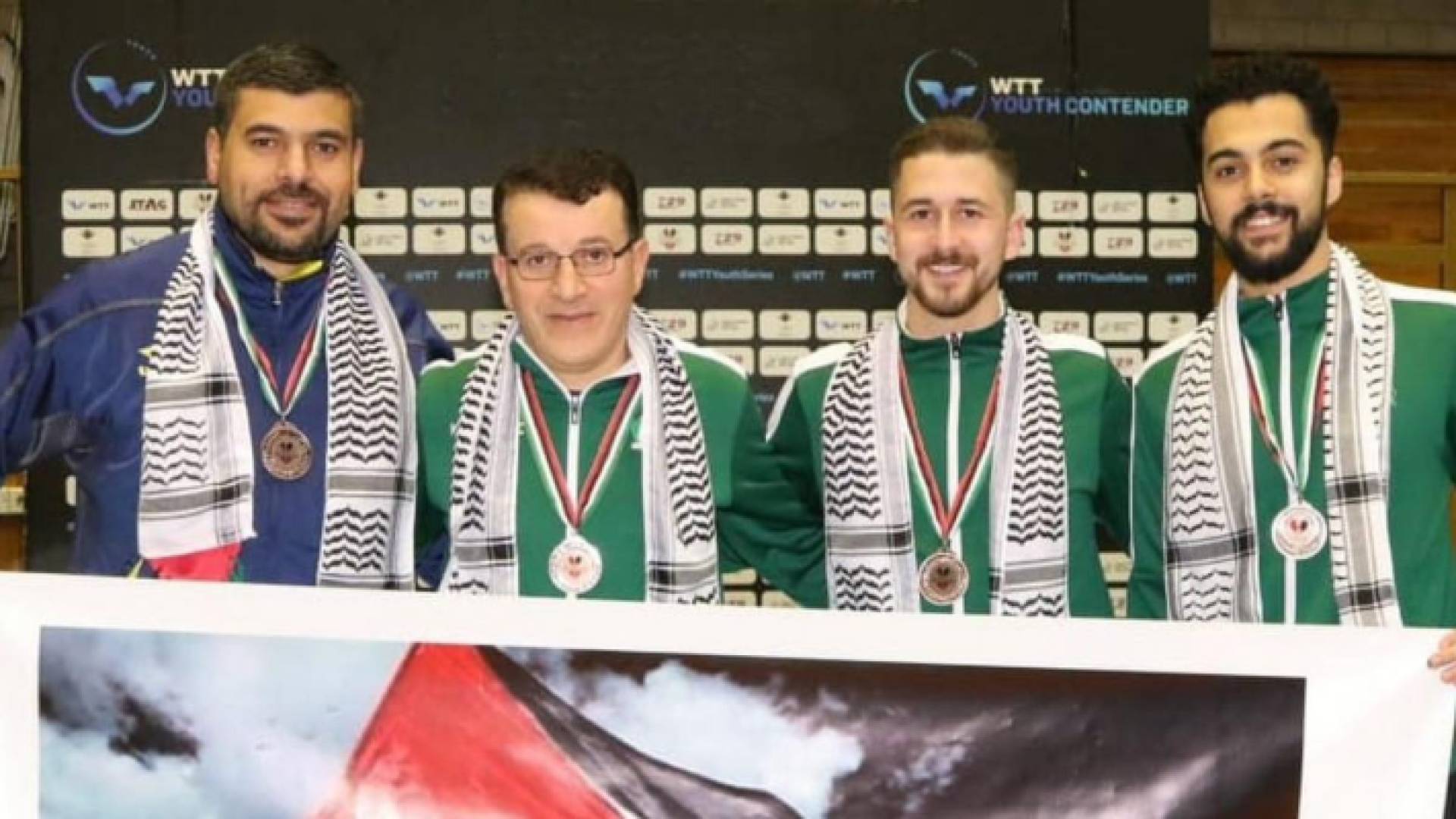 لاعبو الوحدات بكرة الطاولة