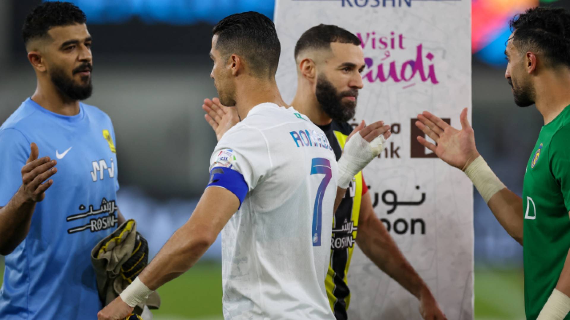 اللاعبون قبل المباراة