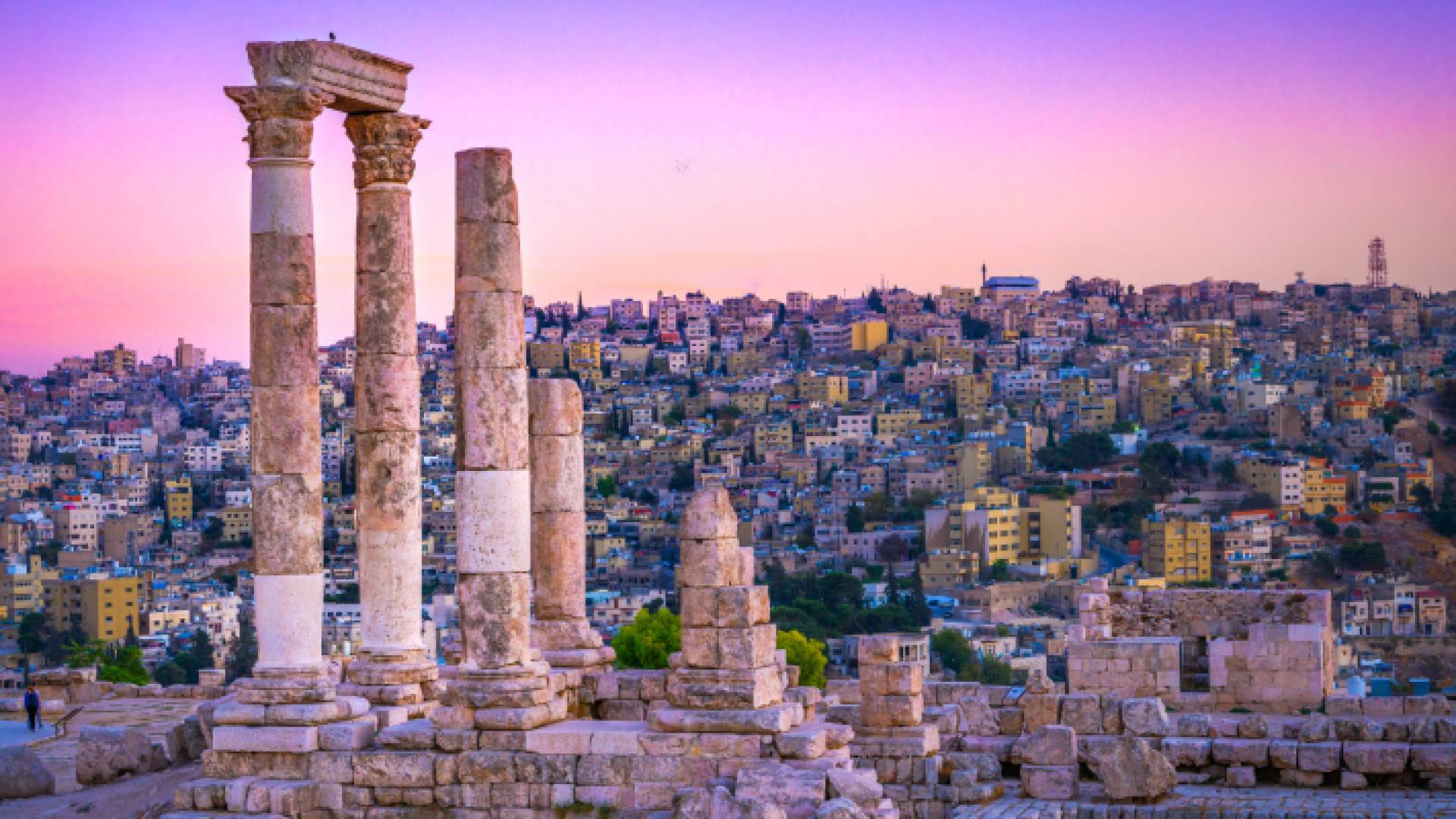 التعديلات المقترحة بهدف تعزيز تنافسية القطاع السياحي وتحسين بيئة الأعمال لزيادة تدفق الاستثمارات في هذا القطاع